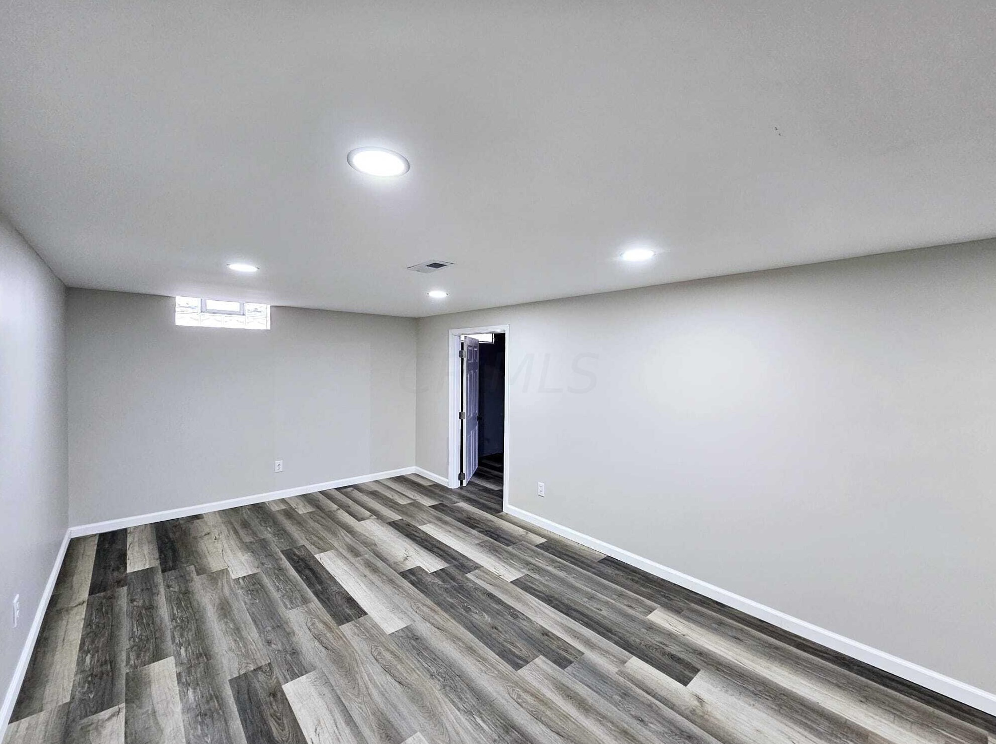 2022 Sharbot Dr, Columbus OH  43229-5761 exterior