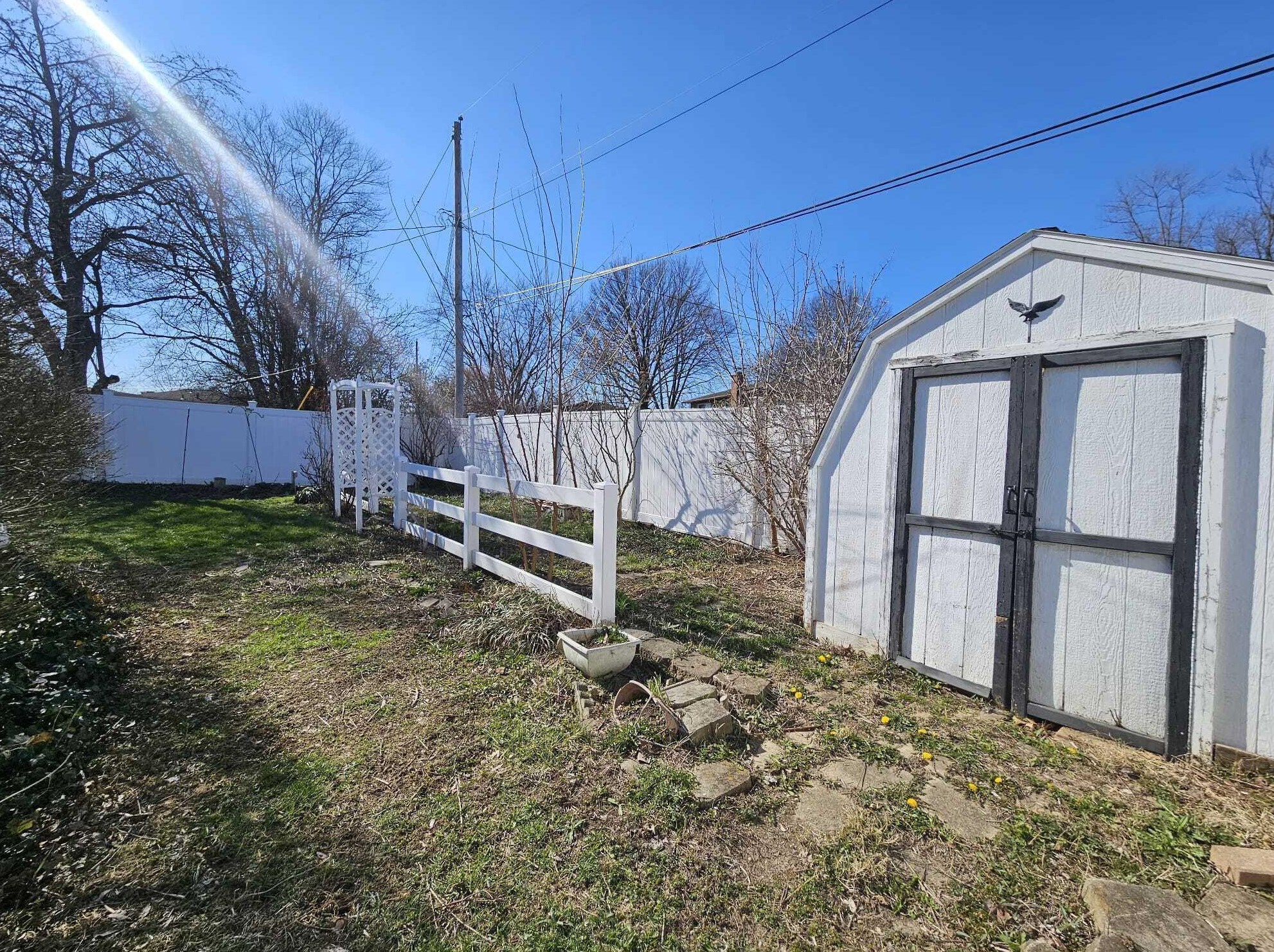 2022 Sharbot Dr, Columbus OH  43229-5761 exterior