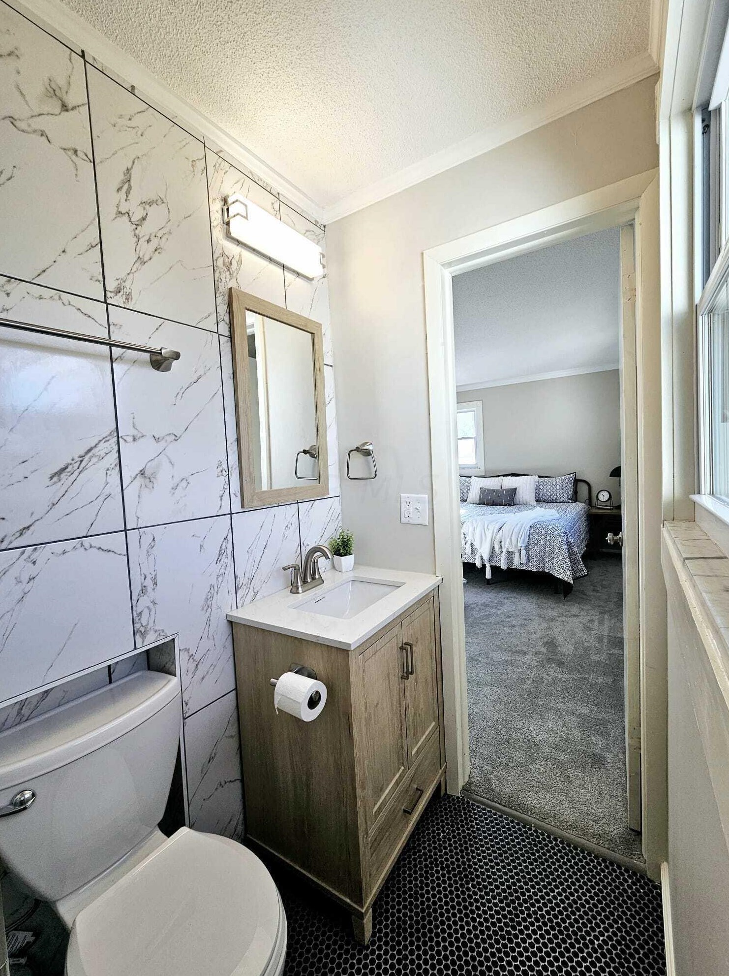 2022 Sharbot Dr, Columbus OH  43229-5761 exterior