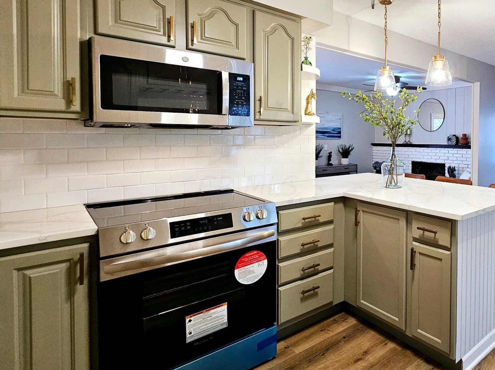 2022 Sharbot Dr, Columbus OH  43229-5761 exterior