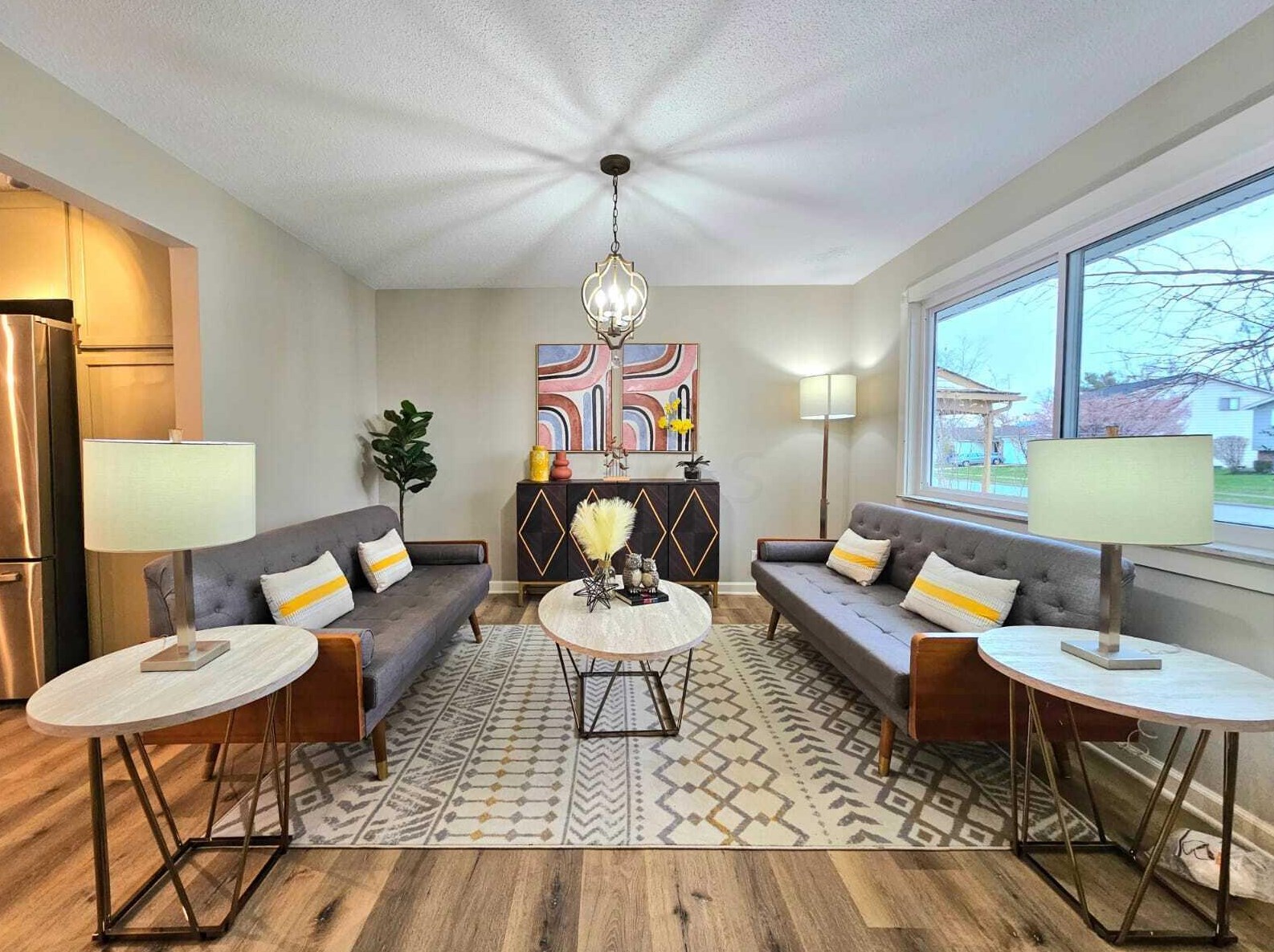 2022 Sharbot Dr, Columbus OH  43229-5761 exterior