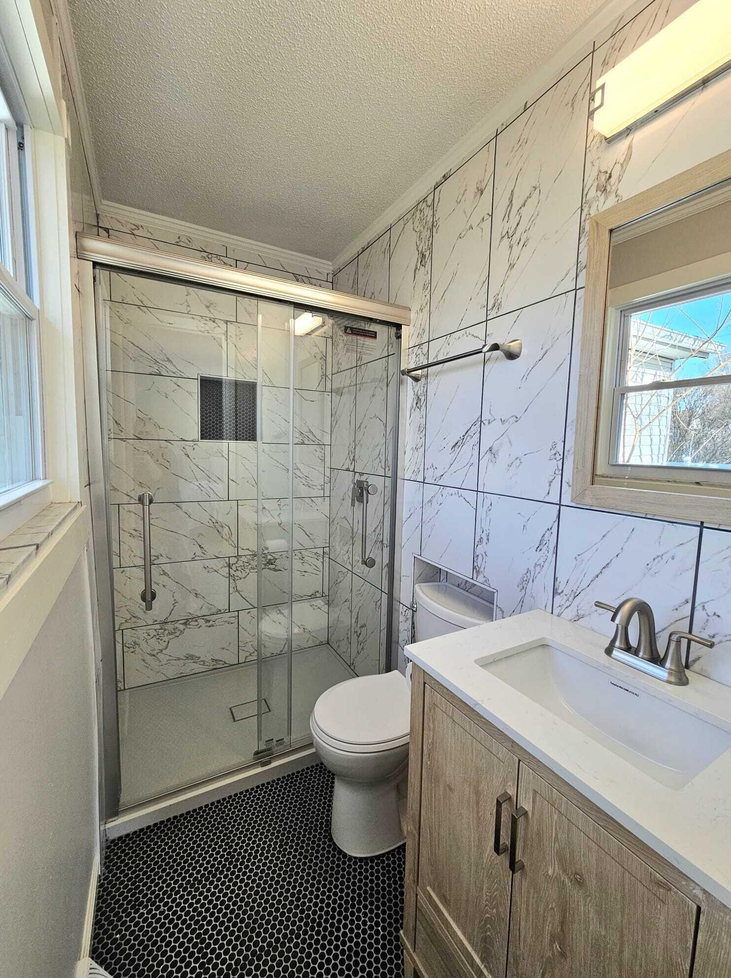 2022 Sharbot Dr, Columbus OH  43229-5761 exterior