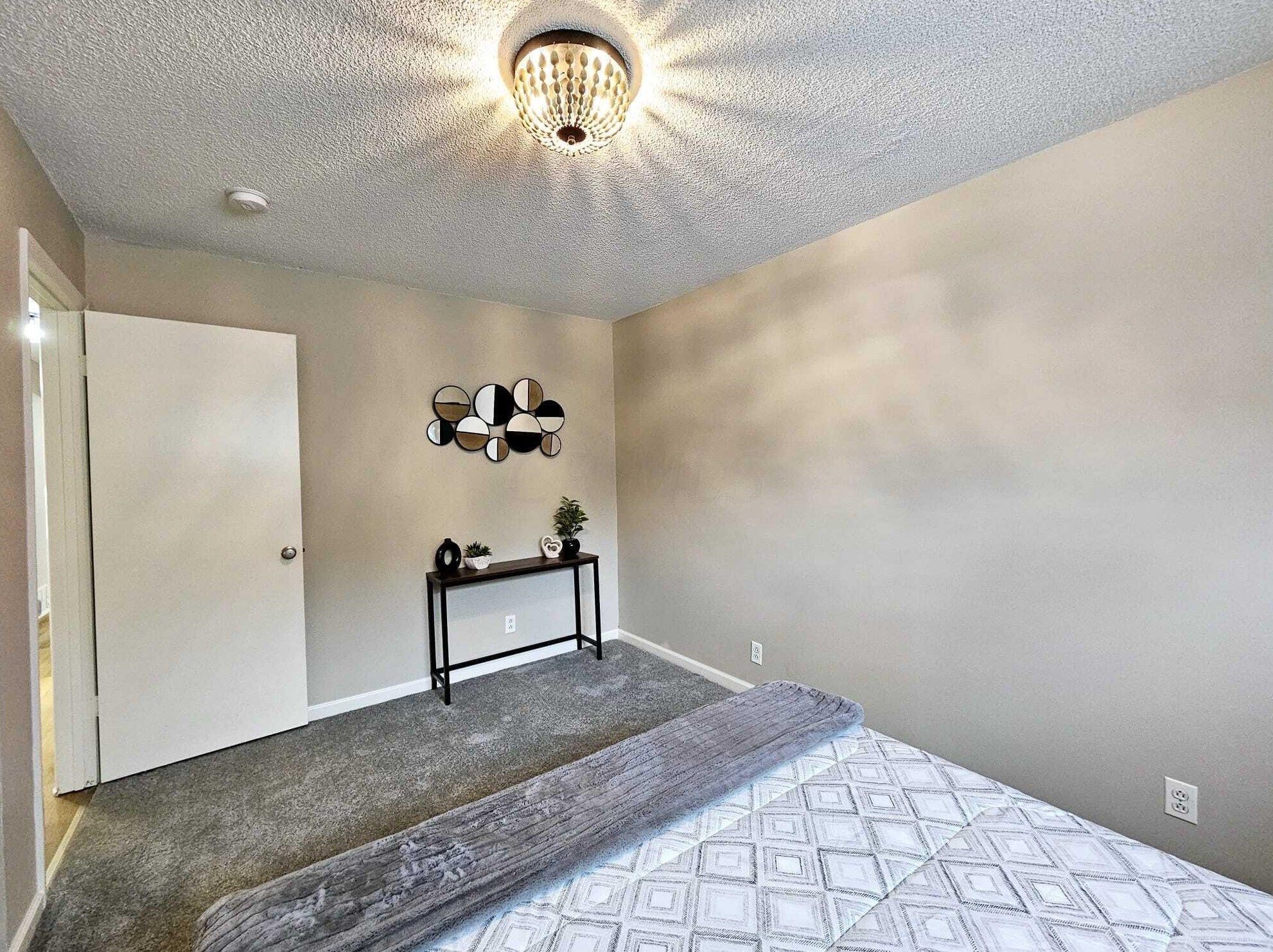 2022 Sharbot Dr, Columbus OH  43229-5761 exterior