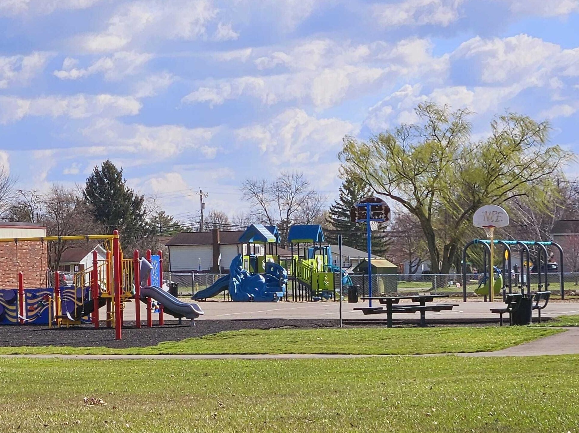 2022 Sharbot Dr, Columbus OH  43229-5761 exterior