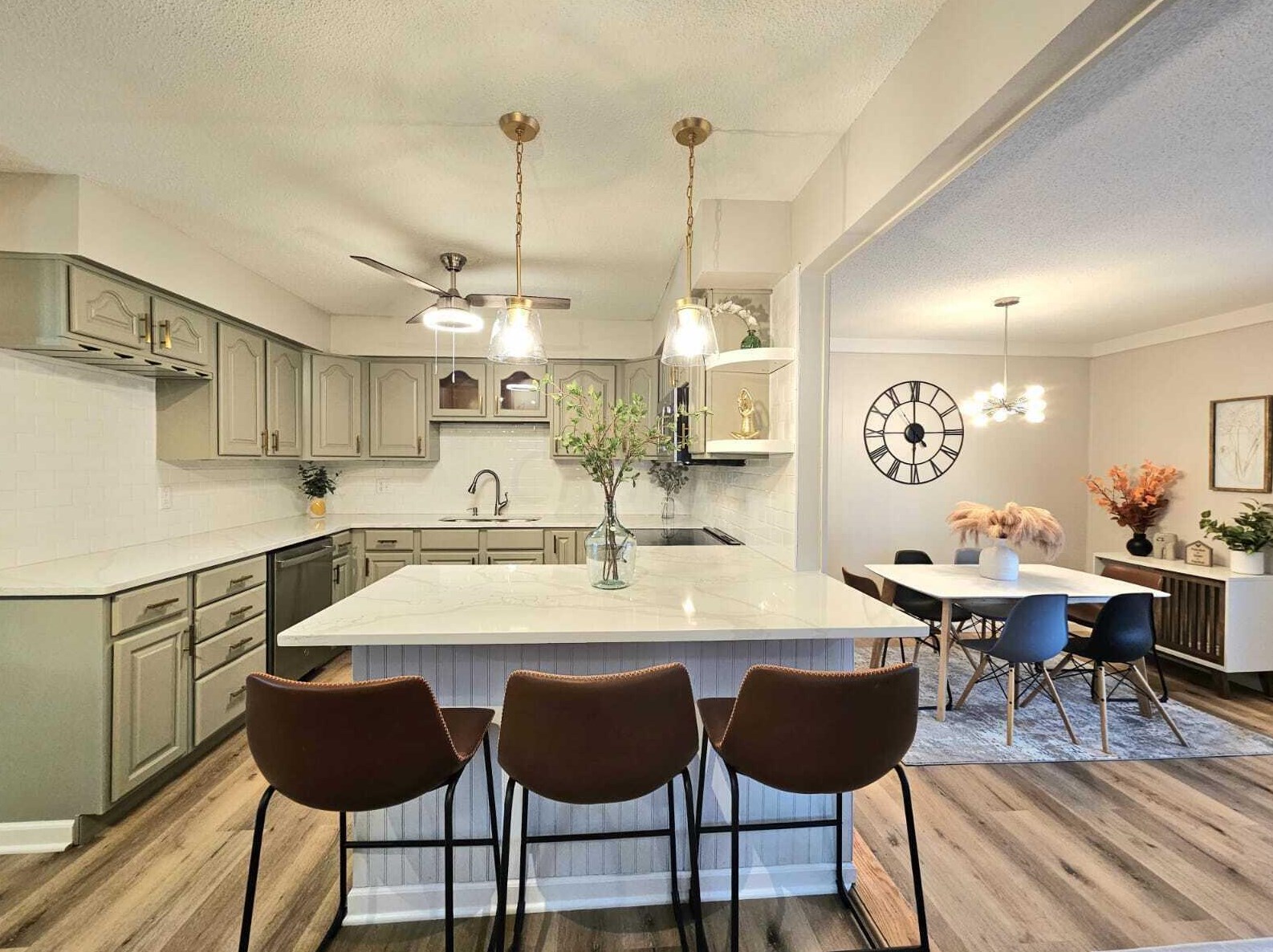 2022 Sharbot Dr, Columbus OH  43229-5761 exterior