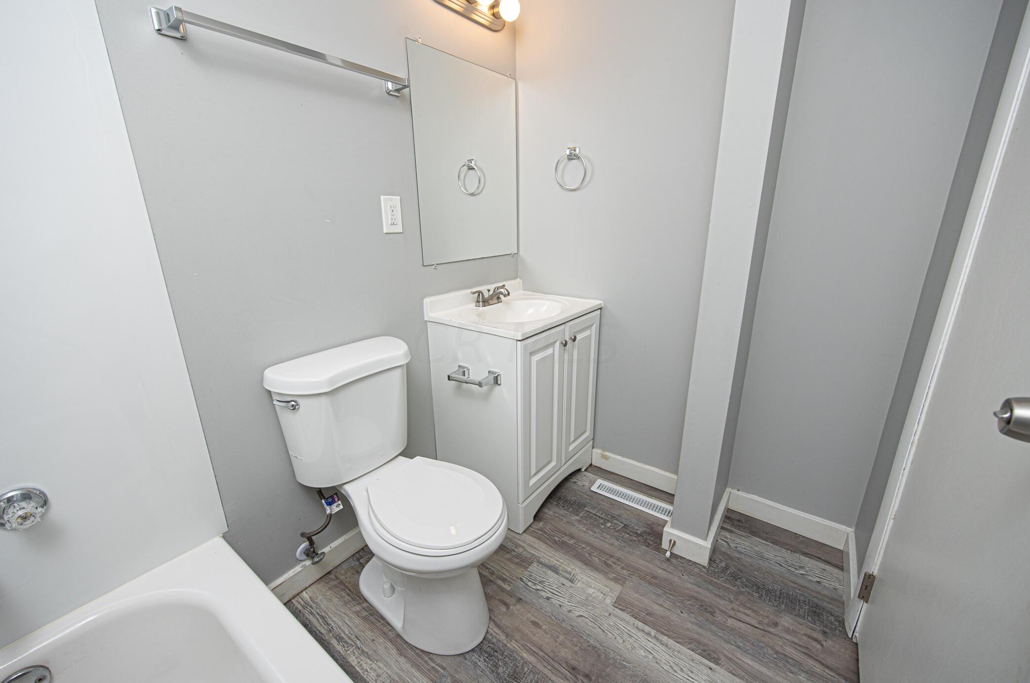 5297 Cullen Dr, Columbus OH  43232-6259 exterior