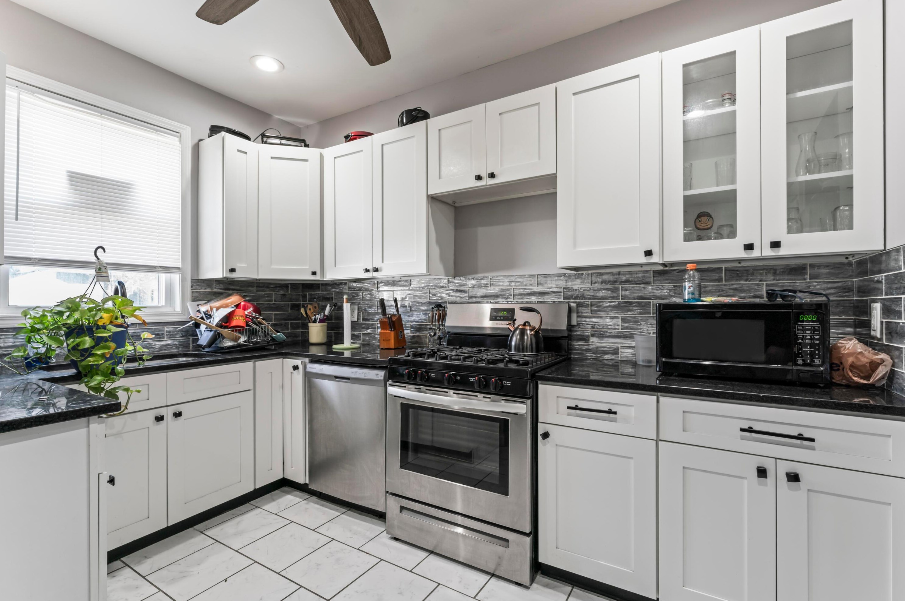 252 Cypress Ave, Columbus OH 43223-1405 exterior