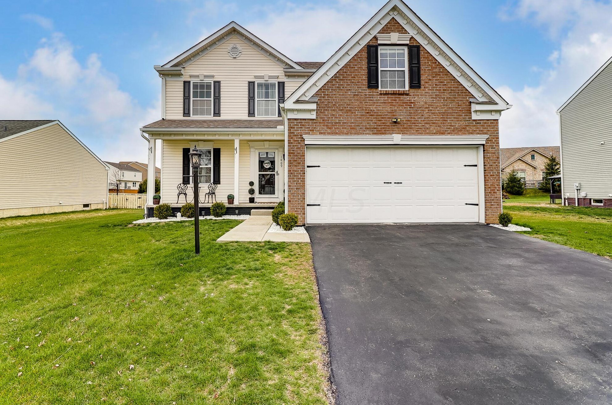 1409 Hoovler Way, Pataskala, OH 43062-6010