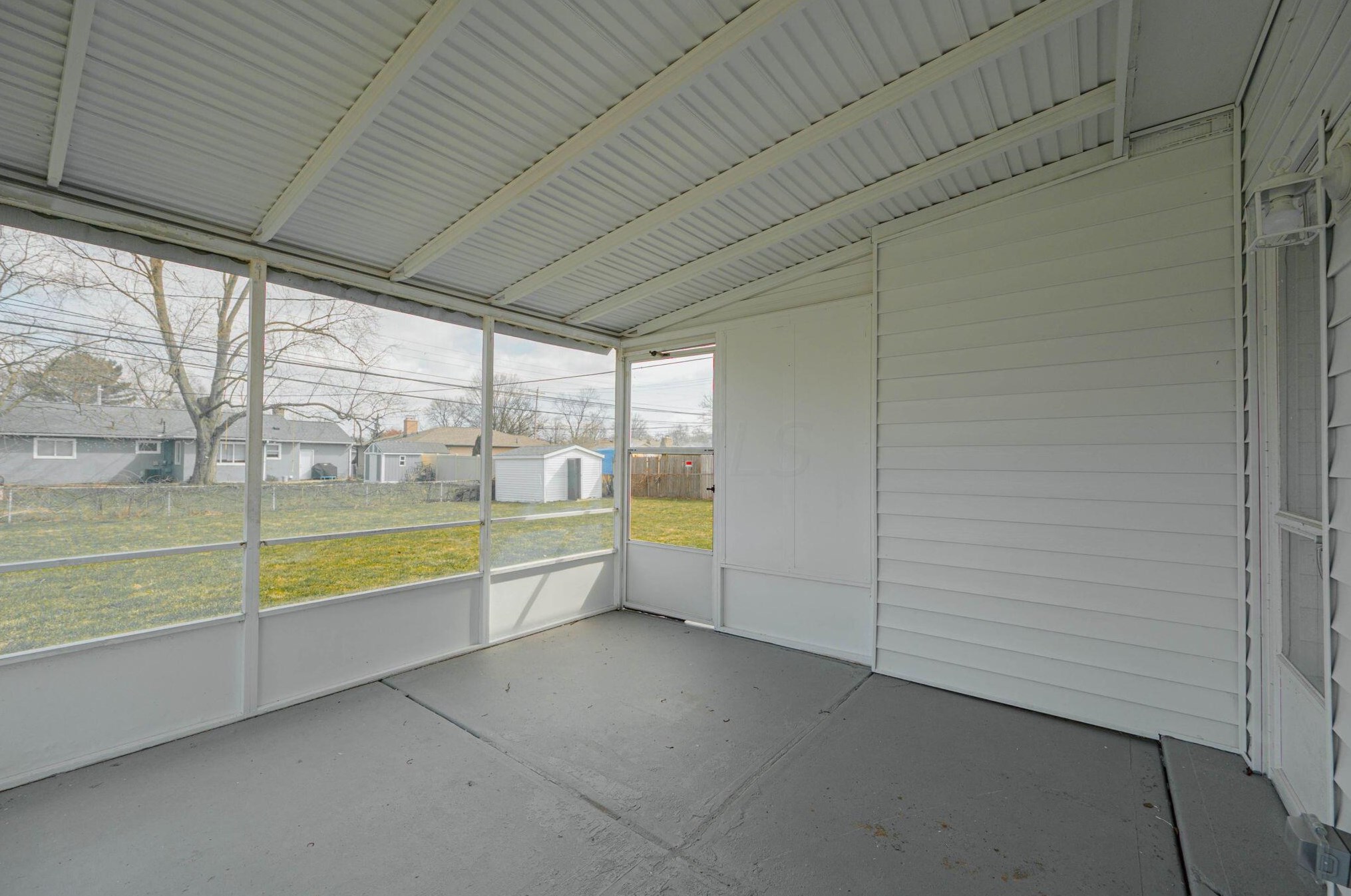 3222 Briggs Rd, Columbus OH 43204-1702 exterior