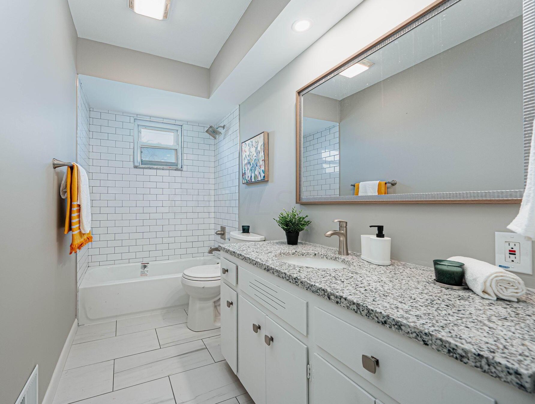 3222 Briggs Rd, Columbus OH 43204-1702 exterior