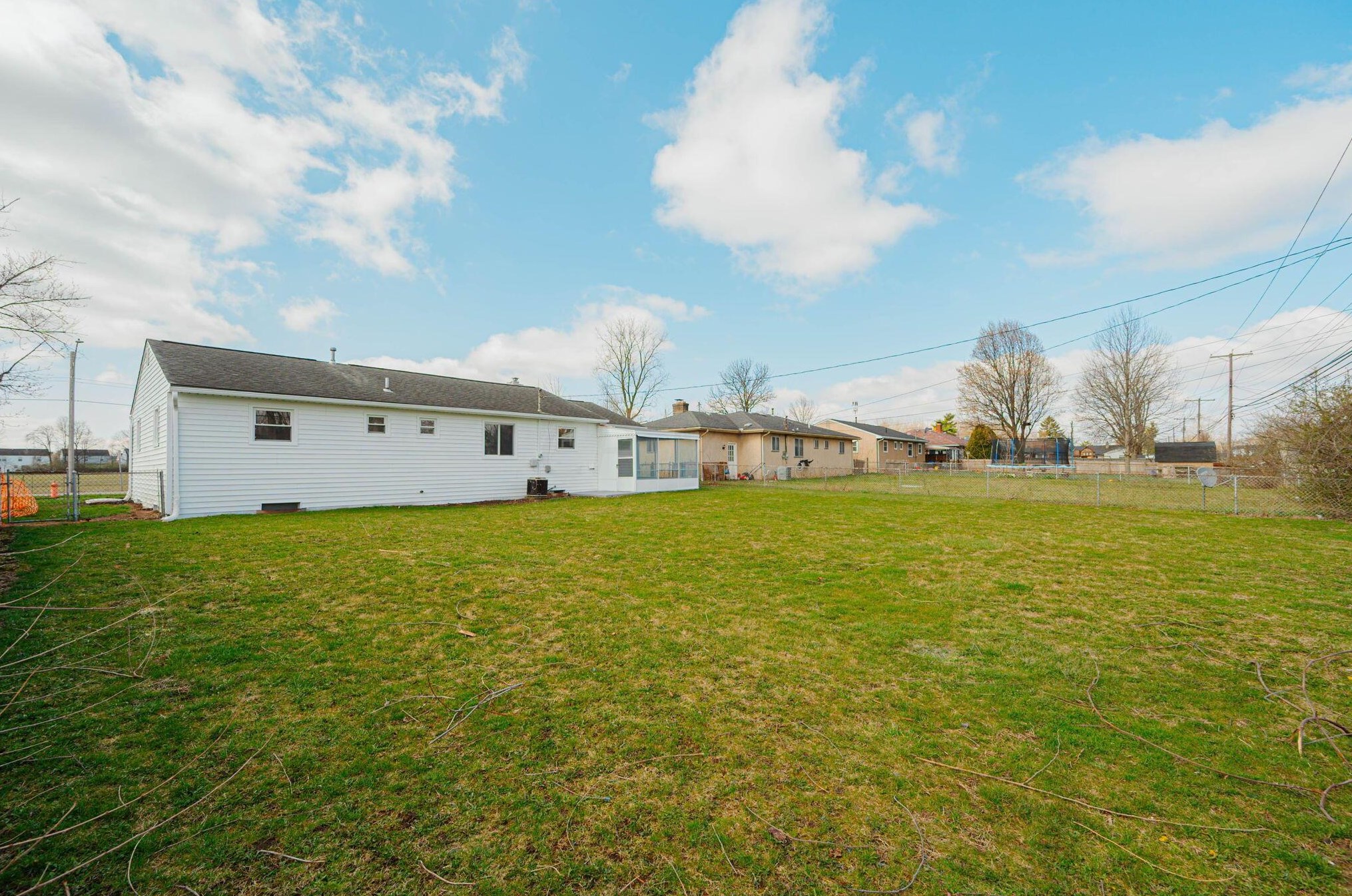 3222 Briggs Rd, Columbus OH 43204-1702 exterior