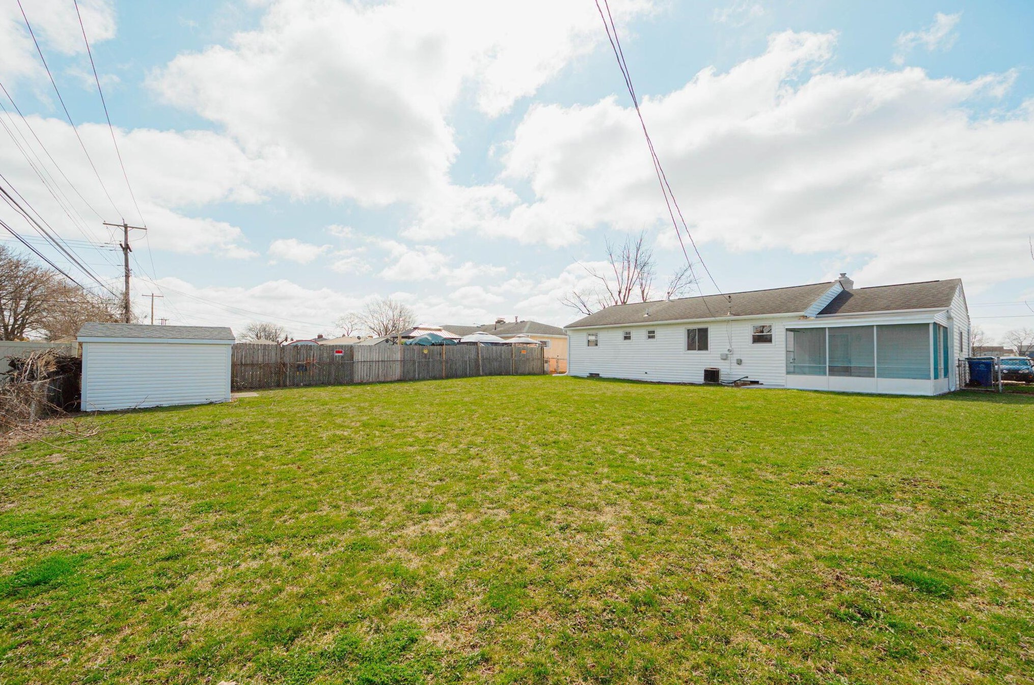 3222 Briggs Rd, Columbus OH 43204-1702 exterior