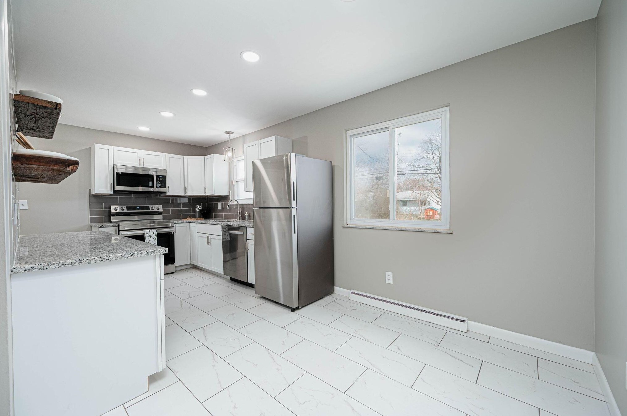 3222 Briggs Rd, Columbus OH 43204-1702 exterior