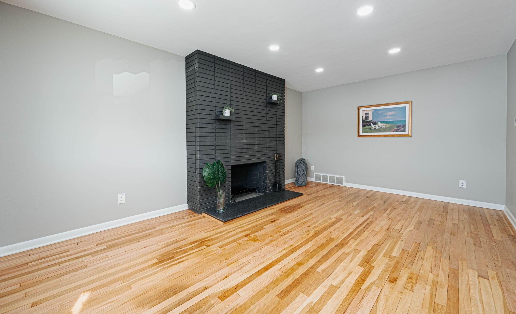 3222 Briggs Rd, Columbus OH 43204-1702 exterior