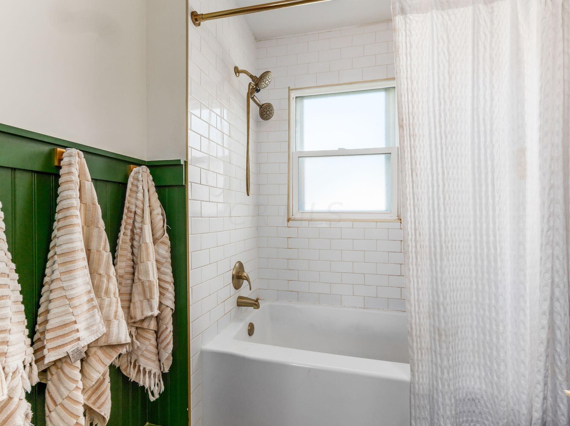 2908 Fairwood Ave, Columbus OH  43207-2651 exterior