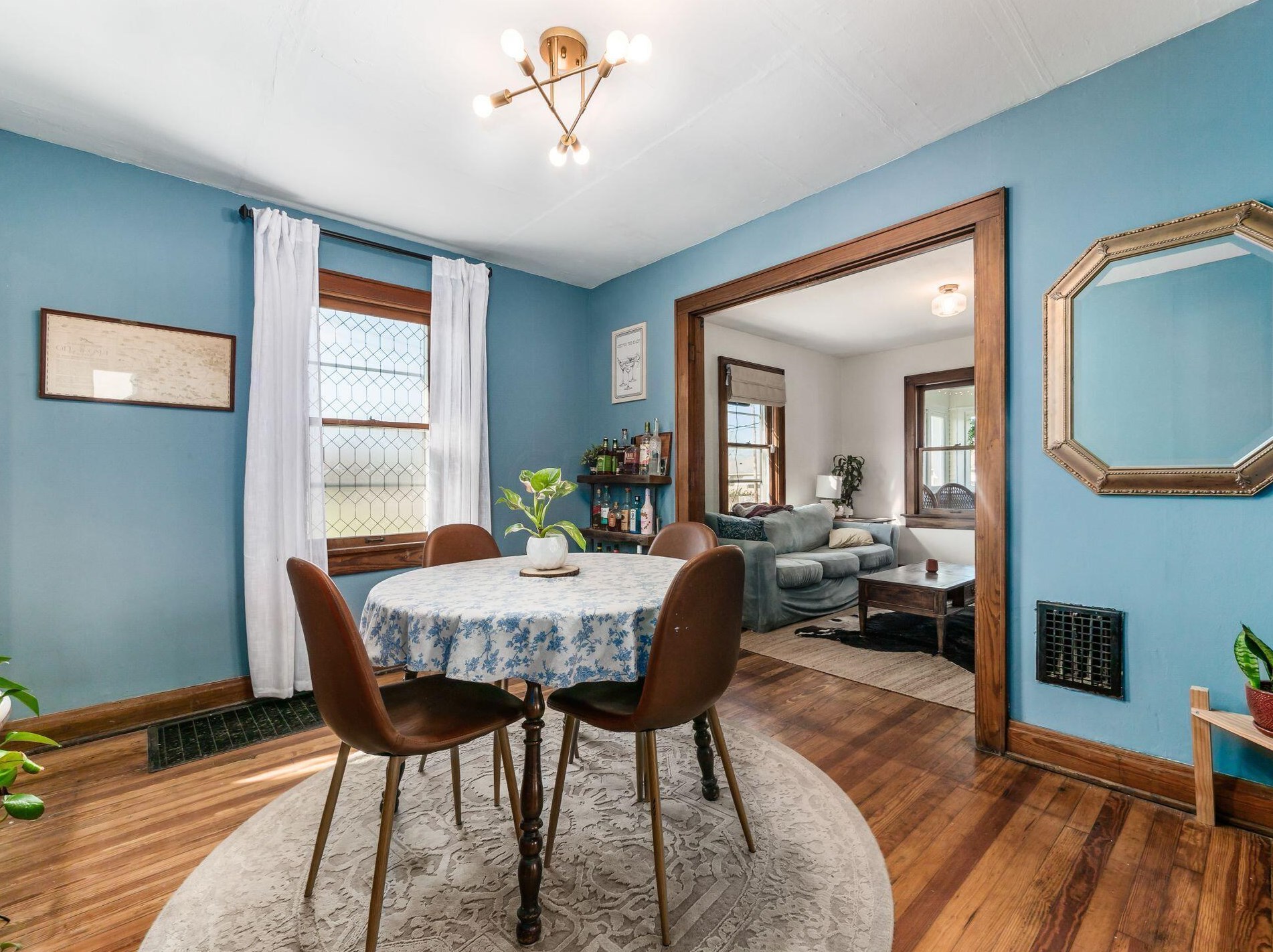 2908 Fairwood Ave, Columbus OH  43207-2651 exterior