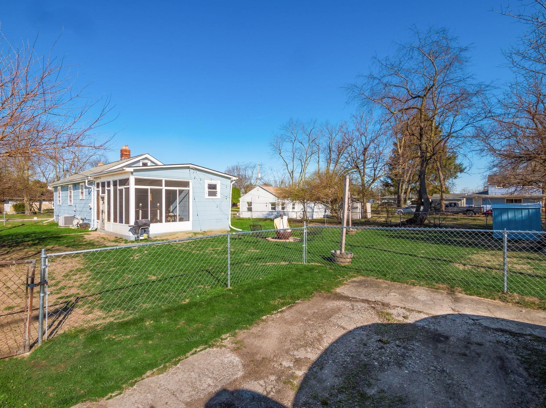 2908 Fairwood Ave, Columbus OH  43207-2651 exterior