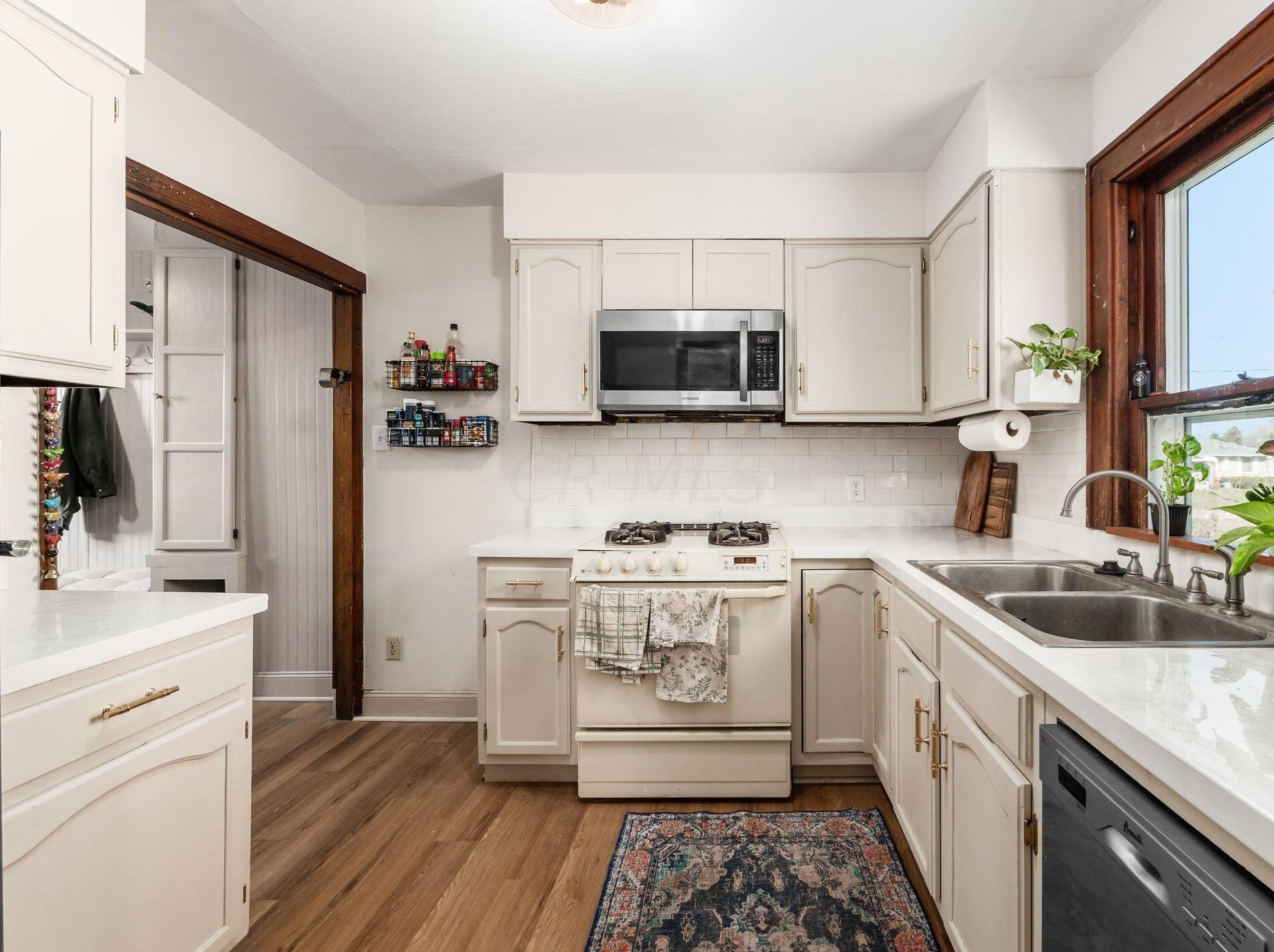 2908 Fairwood Ave, Columbus OH  43207-2651 exterior