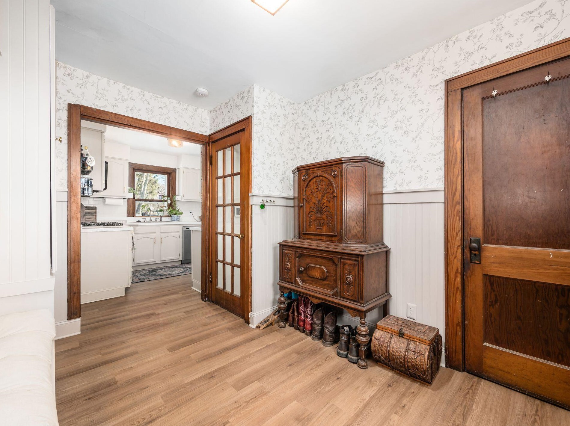 2908 Fairwood Ave, Columbus OH  43207-2651 exterior