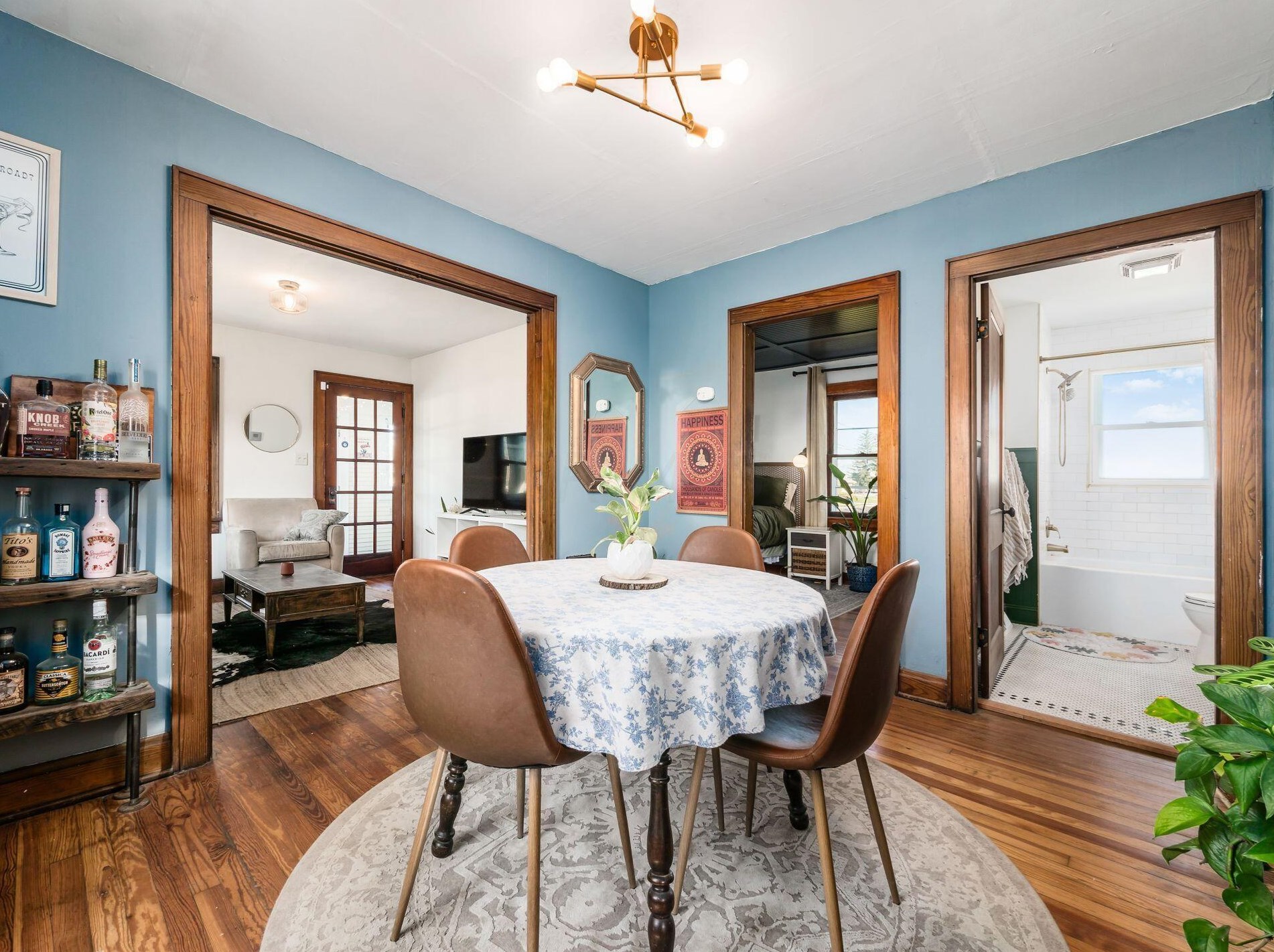 2908 Fairwood Ave, Columbus OH  43207-2651 exterior