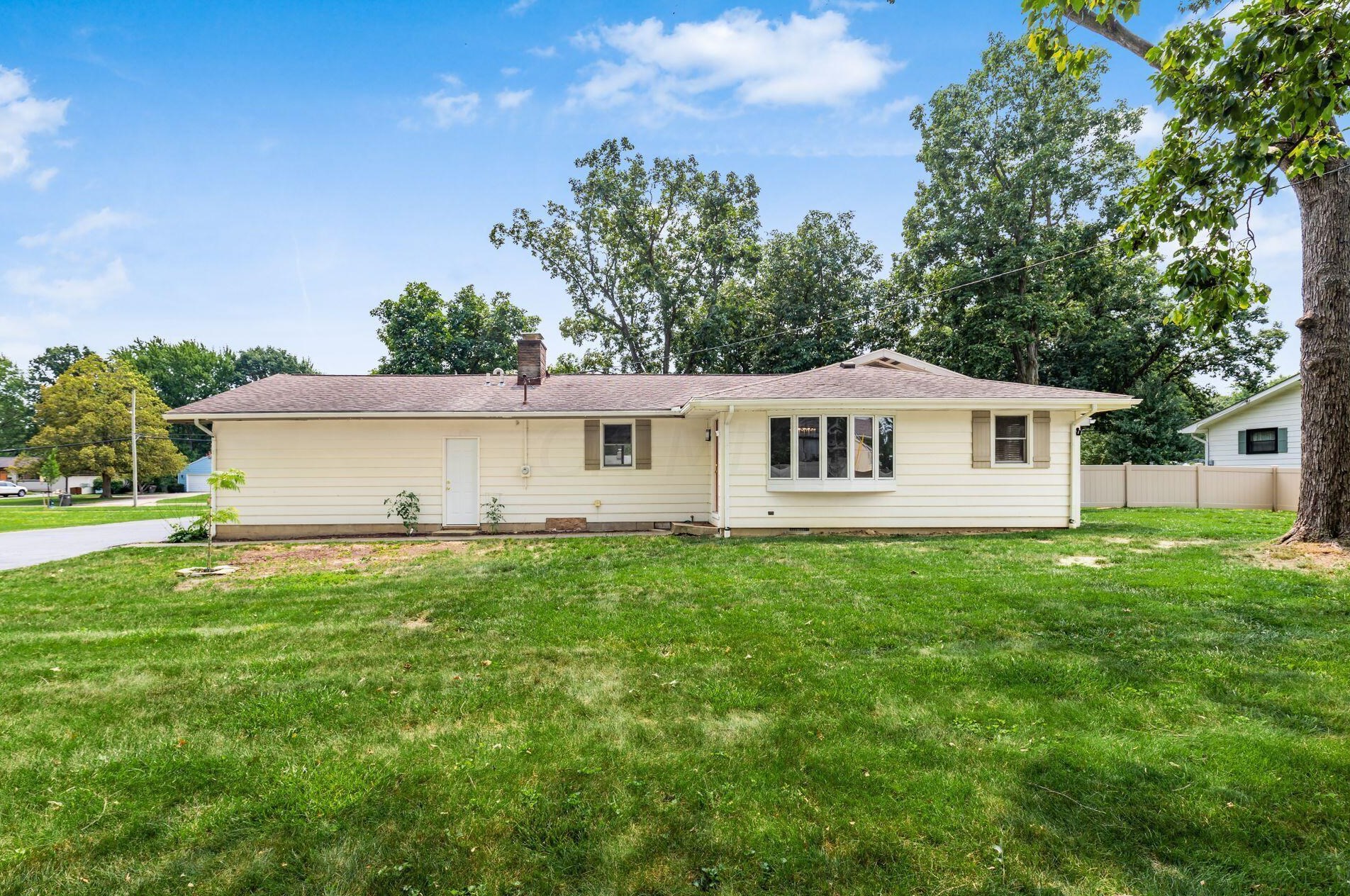 1040 Collins Ave, Marysville OH  43040-1313 exterior