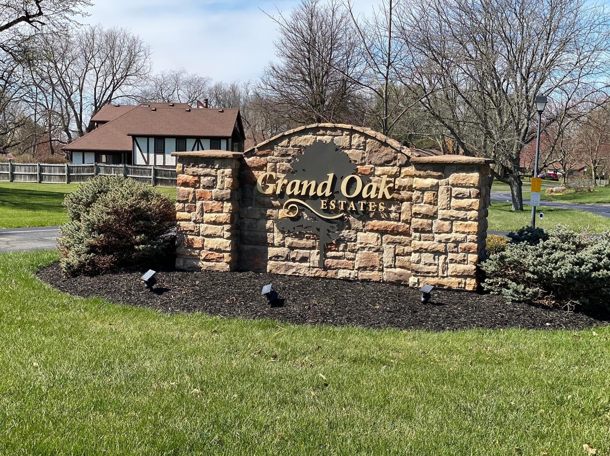 1539 Regency Dr, Xenia, OH 45385-1657