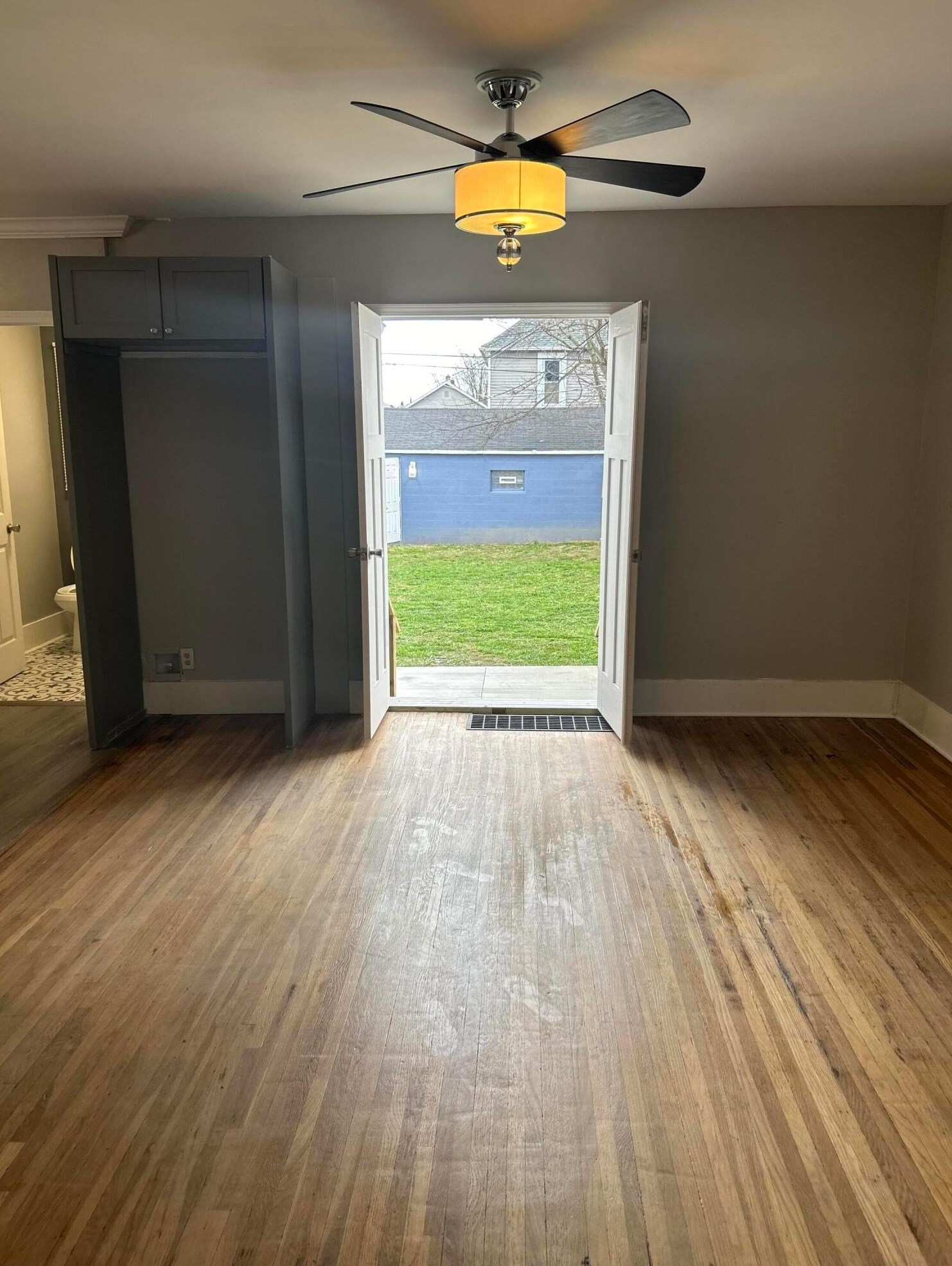 143 Oakley Ave, Columbus OH 43204-3216 exterior