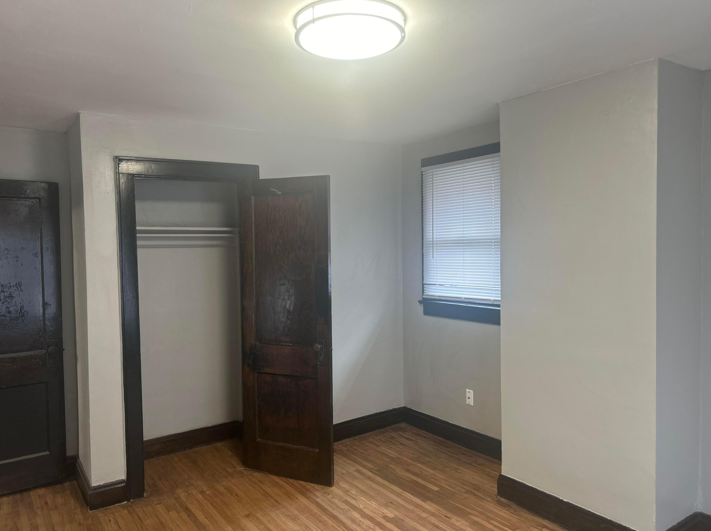 143 Oakley Ave, Columbus OH 43204-3216 exterior