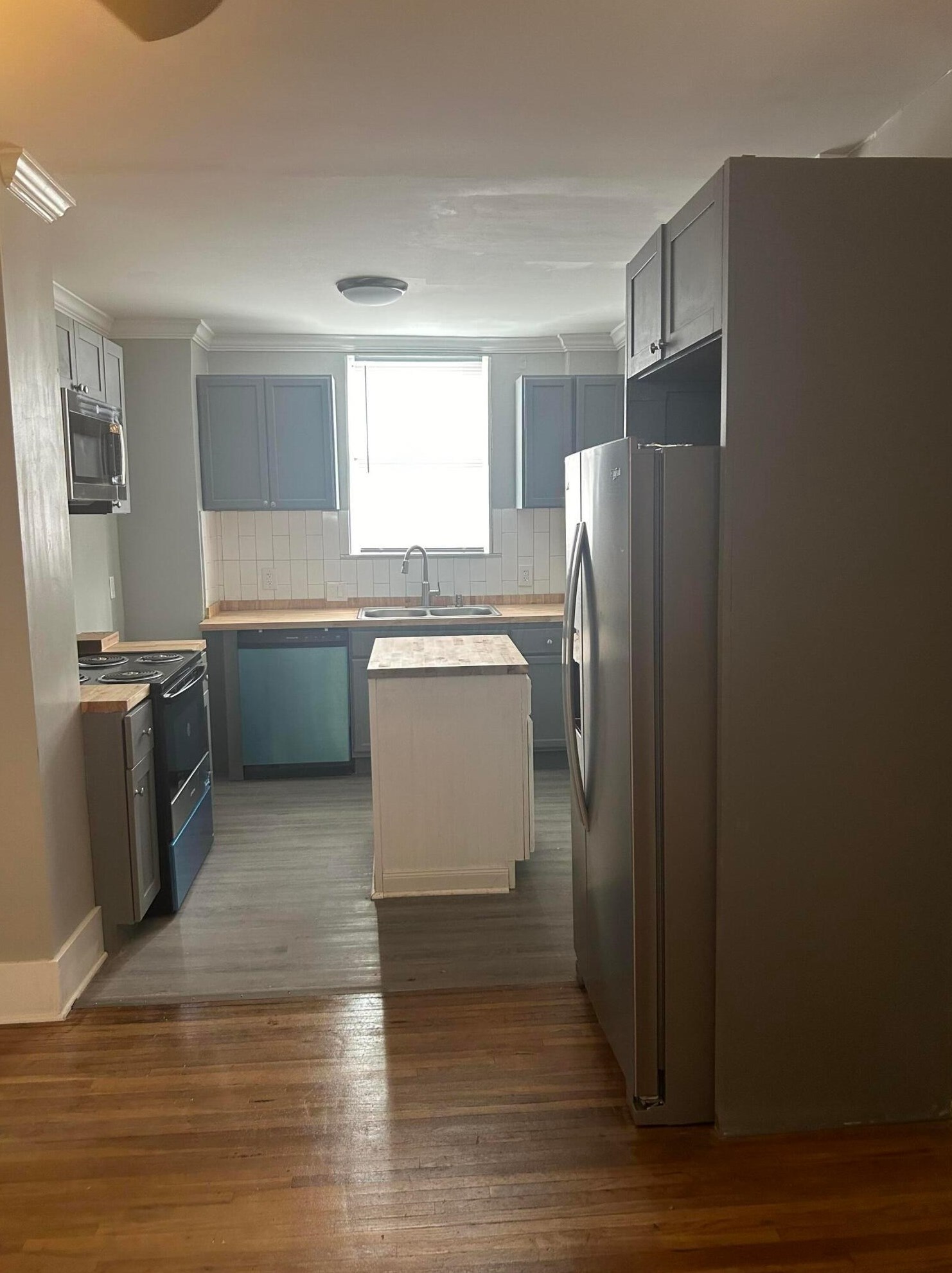 143 Oakley Ave, Columbus OH 43204-3216 exterior