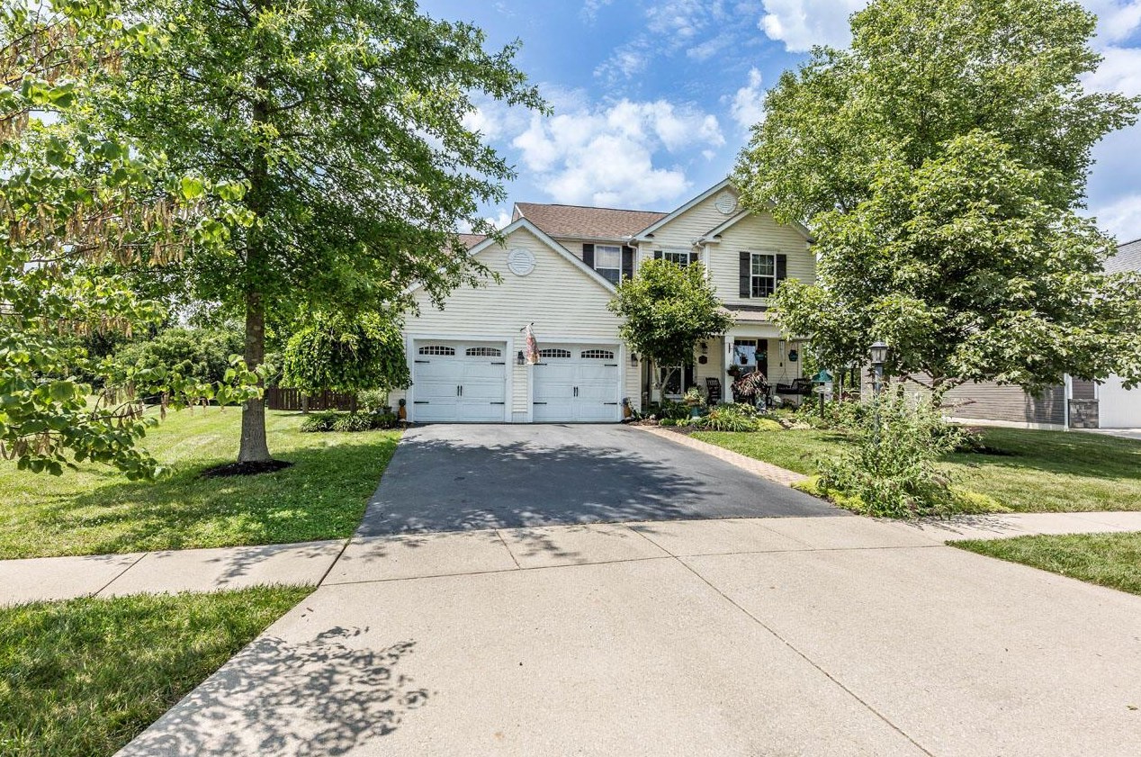160 Stirling Way, Pataskala, OH 43062-7863