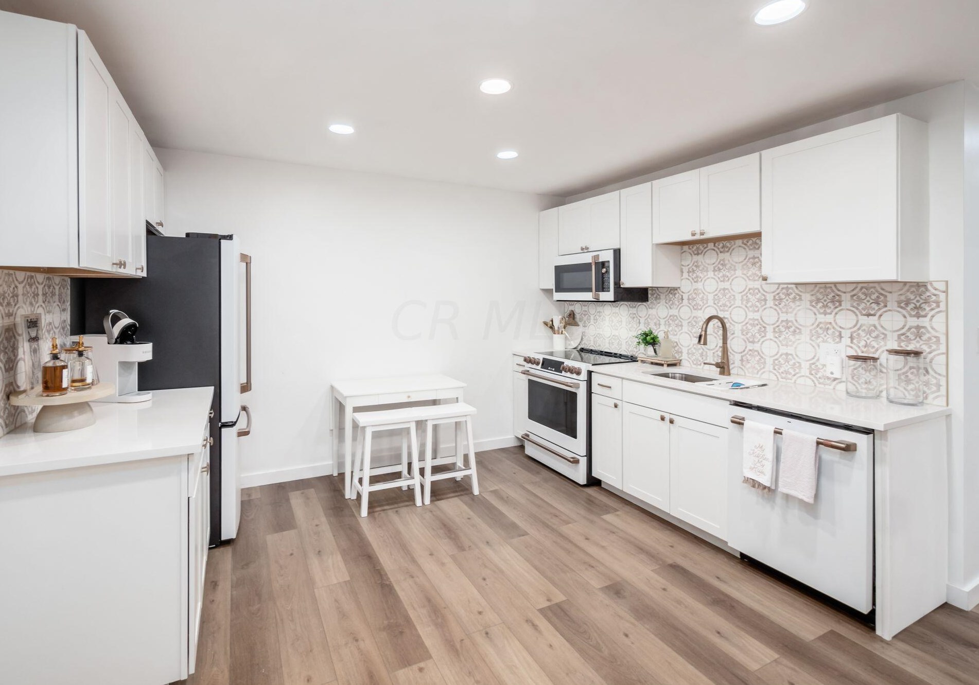 146 Virginialee Rd, Columbus OH  43209-7503 exterior