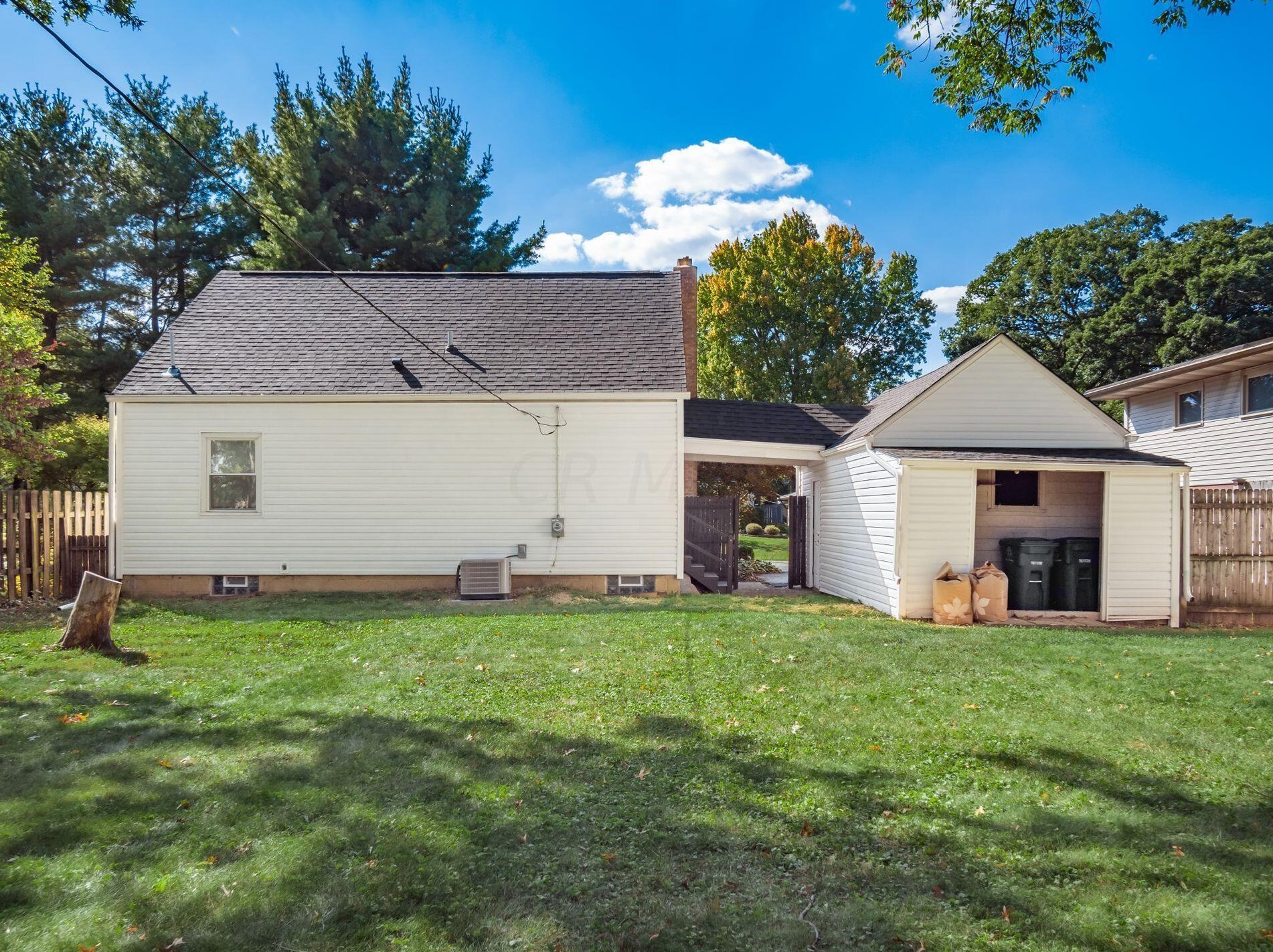 146 Virginialee Rd, Columbus OH  43209-7503 exterior