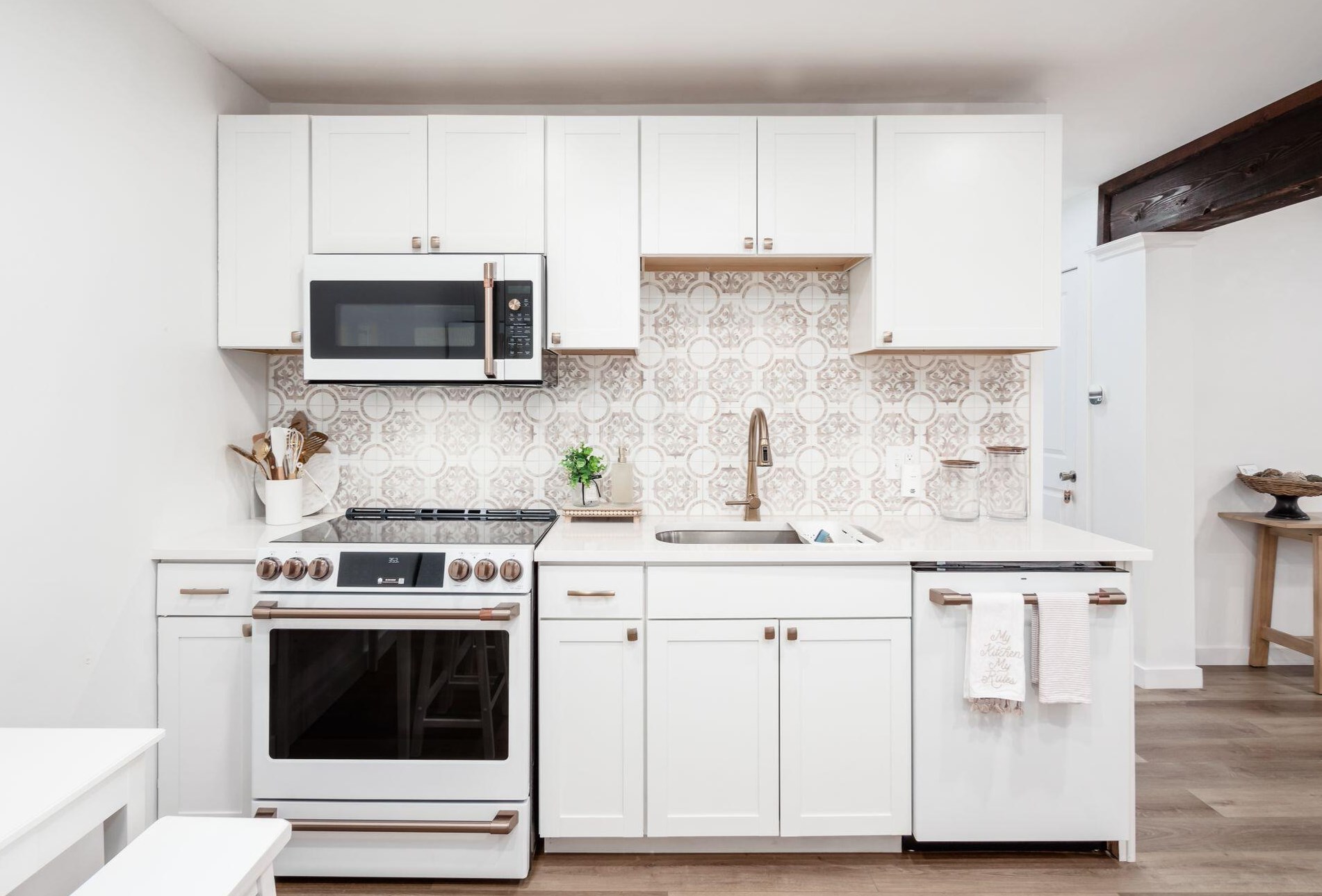 146 Virginialee Rd, Columbus OH  43209-7503 exterior