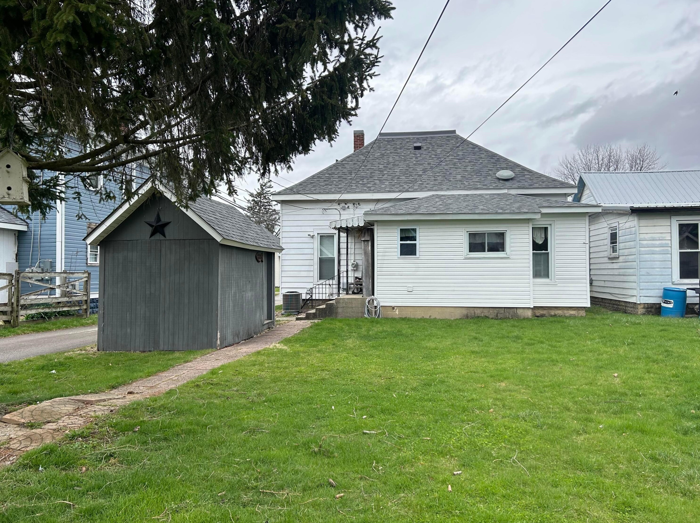 503 Paint St, Washington Ch, OH 43160-1417