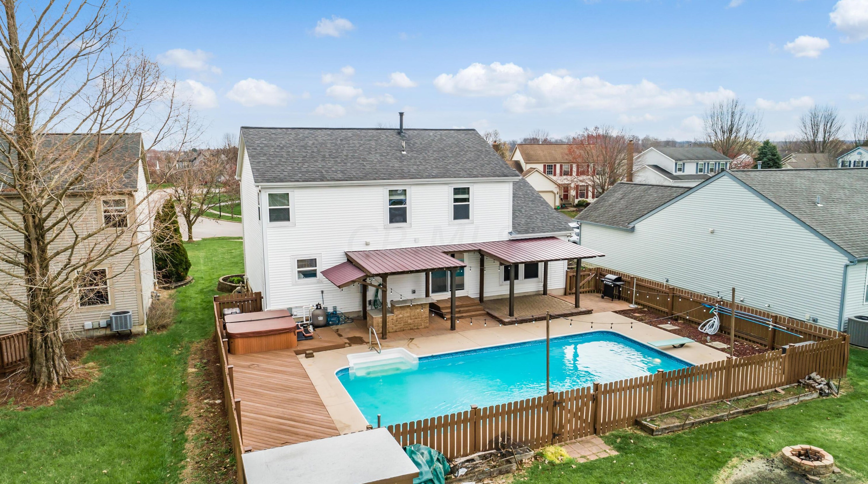 6436 Hemmingford Dr, Cnl Wnchstr OH  43110-8632 exterior