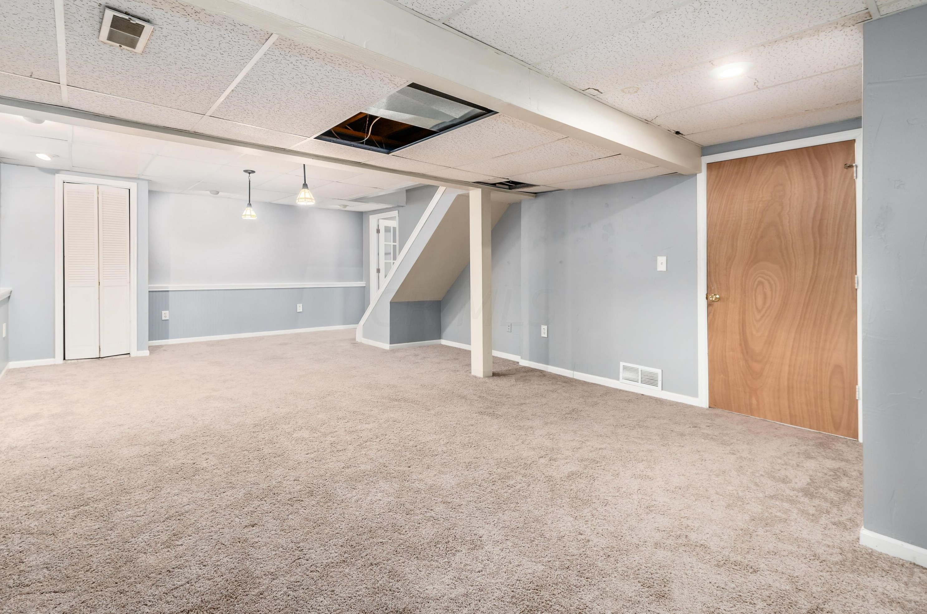 6436 Hemmingford Dr, Cnl Wnchstr OH  43110-8632 exterior