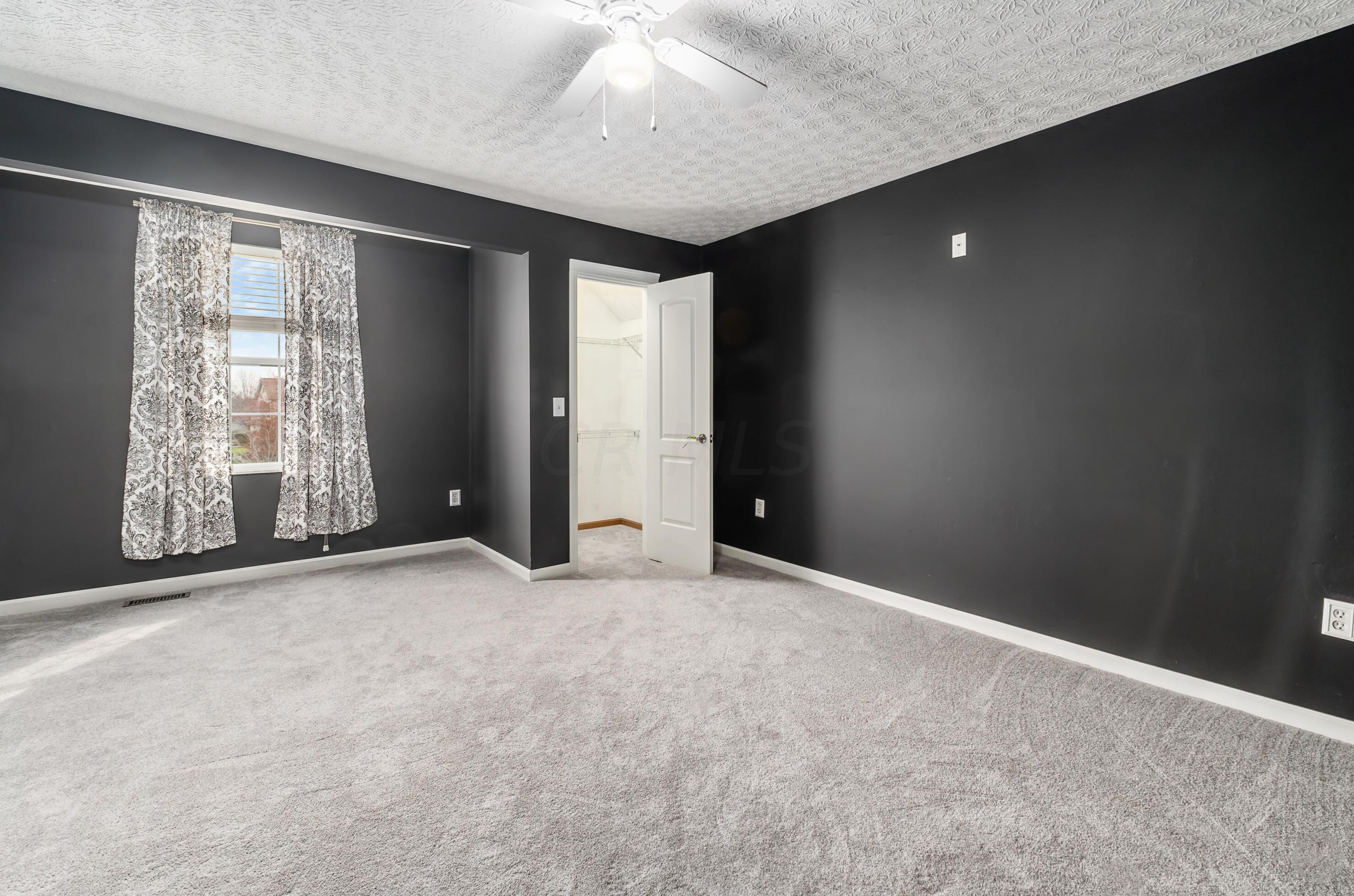 6436 Hemmingford Dr, Cnl Wnchstr OH  43110-8632 exterior