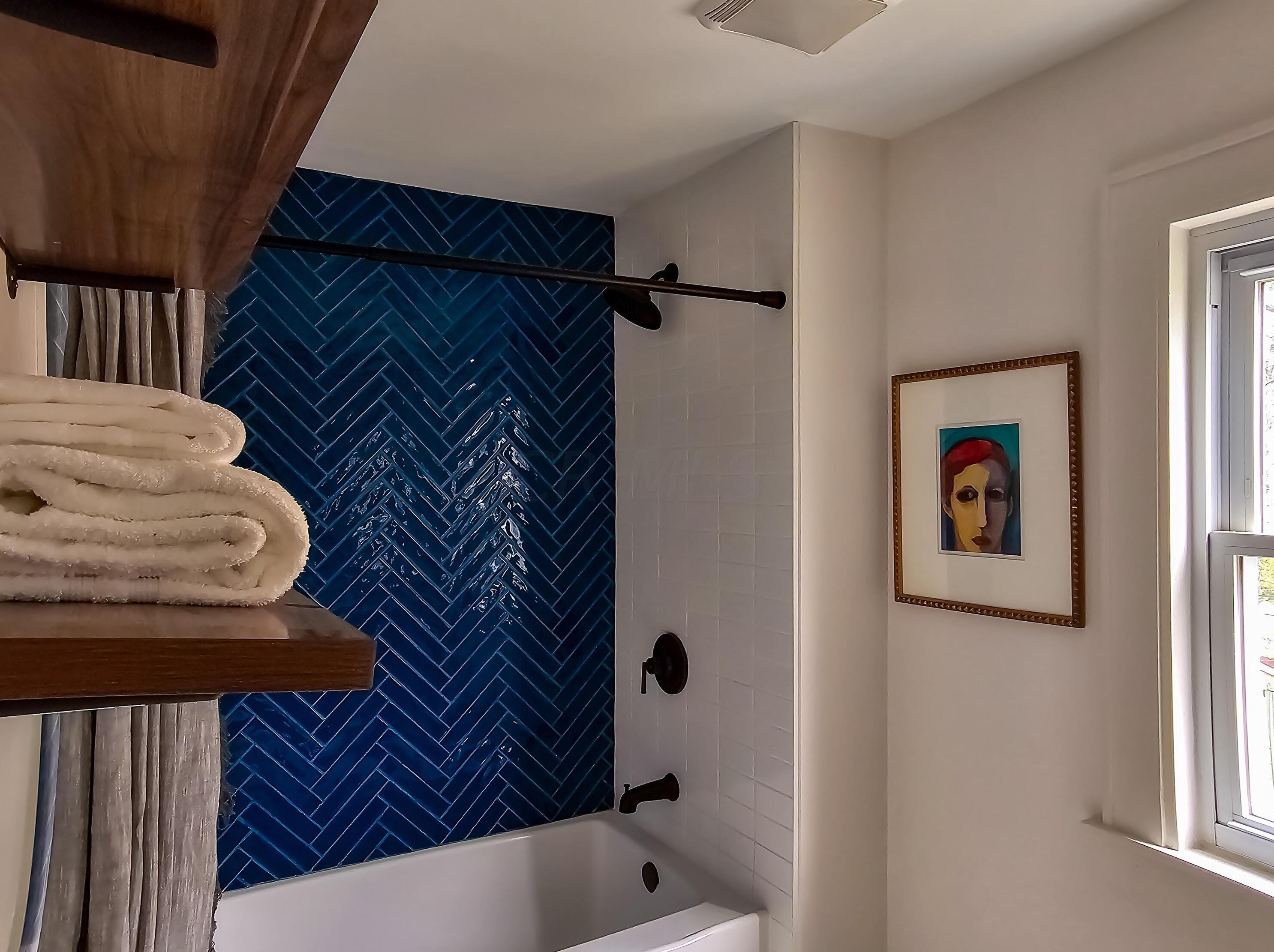 2208 Willamont Ave, Columbus OH  43219-2658 exterior