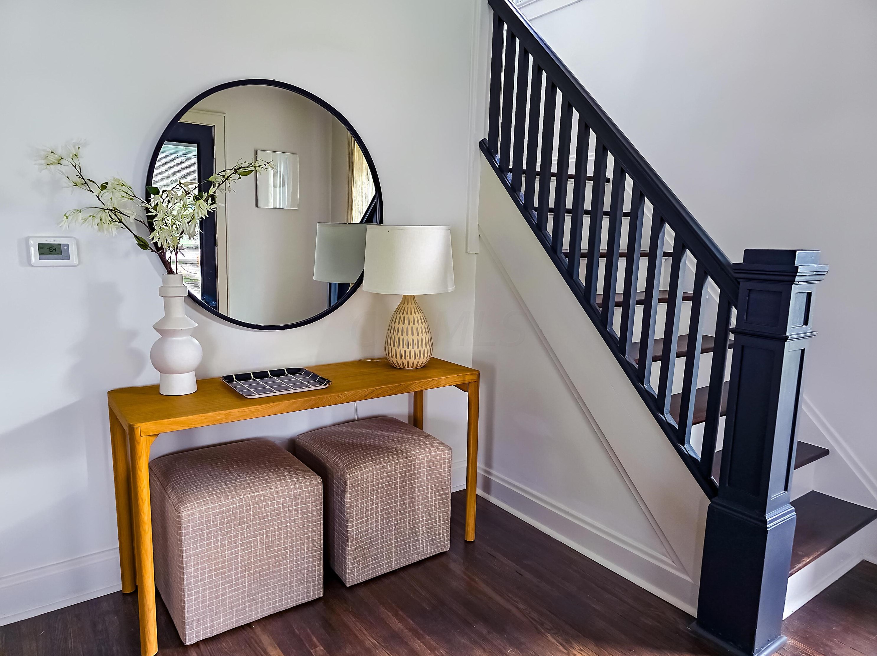 2208 Willamont Ave, Columbus OH  43219-2658 exterior