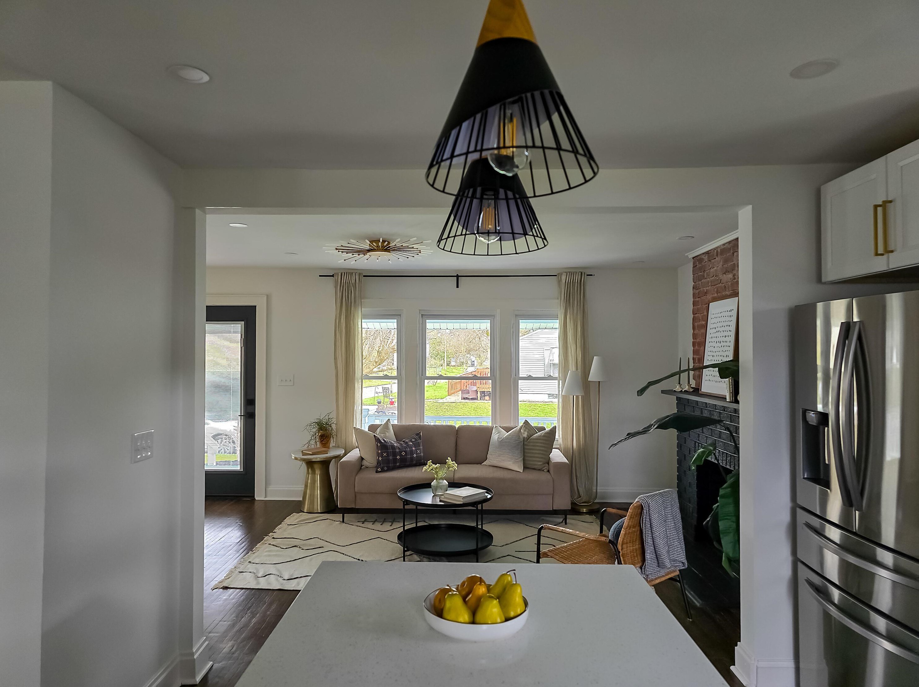 2208 Willamont Ave, Columbus OH  43219-2658 exterior