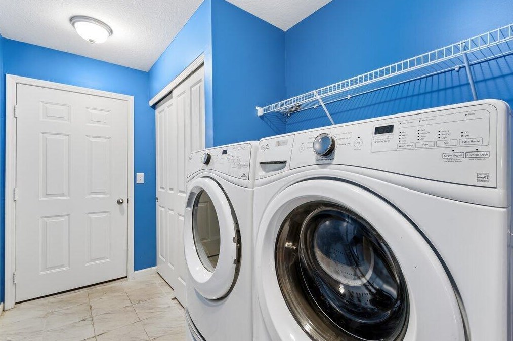 345 Cover Pl, Columbus OH 43235-6452 exterior