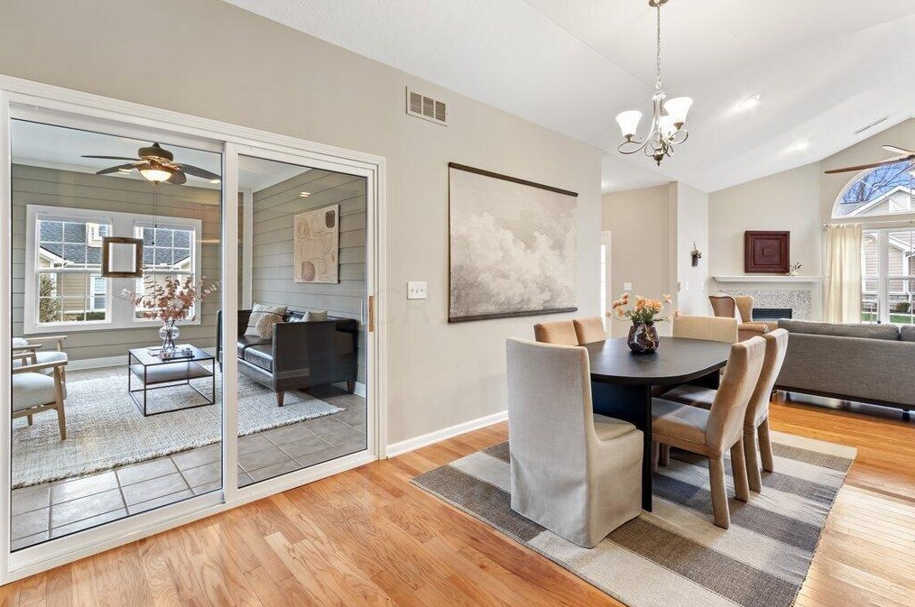 345 Cover Pl, Columbus OH 43235-6452 exterior