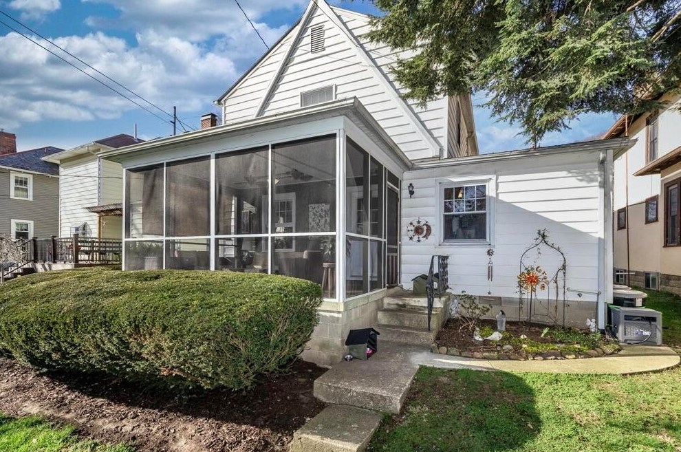 210 Fair Ave, Lancaster OH 43130-2320 exterior