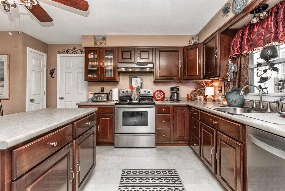 210 Fair Ave, Lancaster OH 43130-2320 exterior