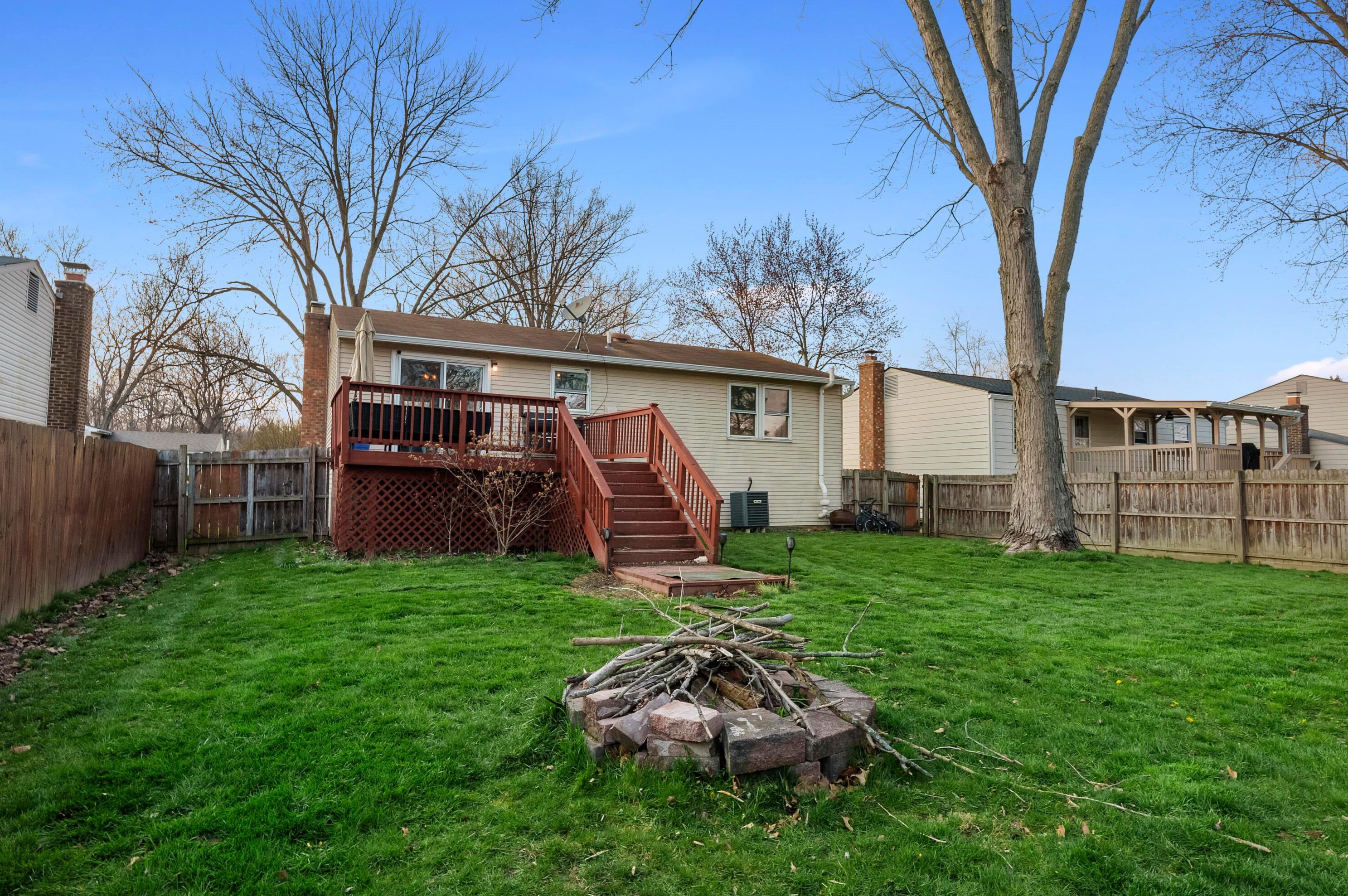 6440 Goldfinch Dr, Westerville OH  43081-3714 exterior