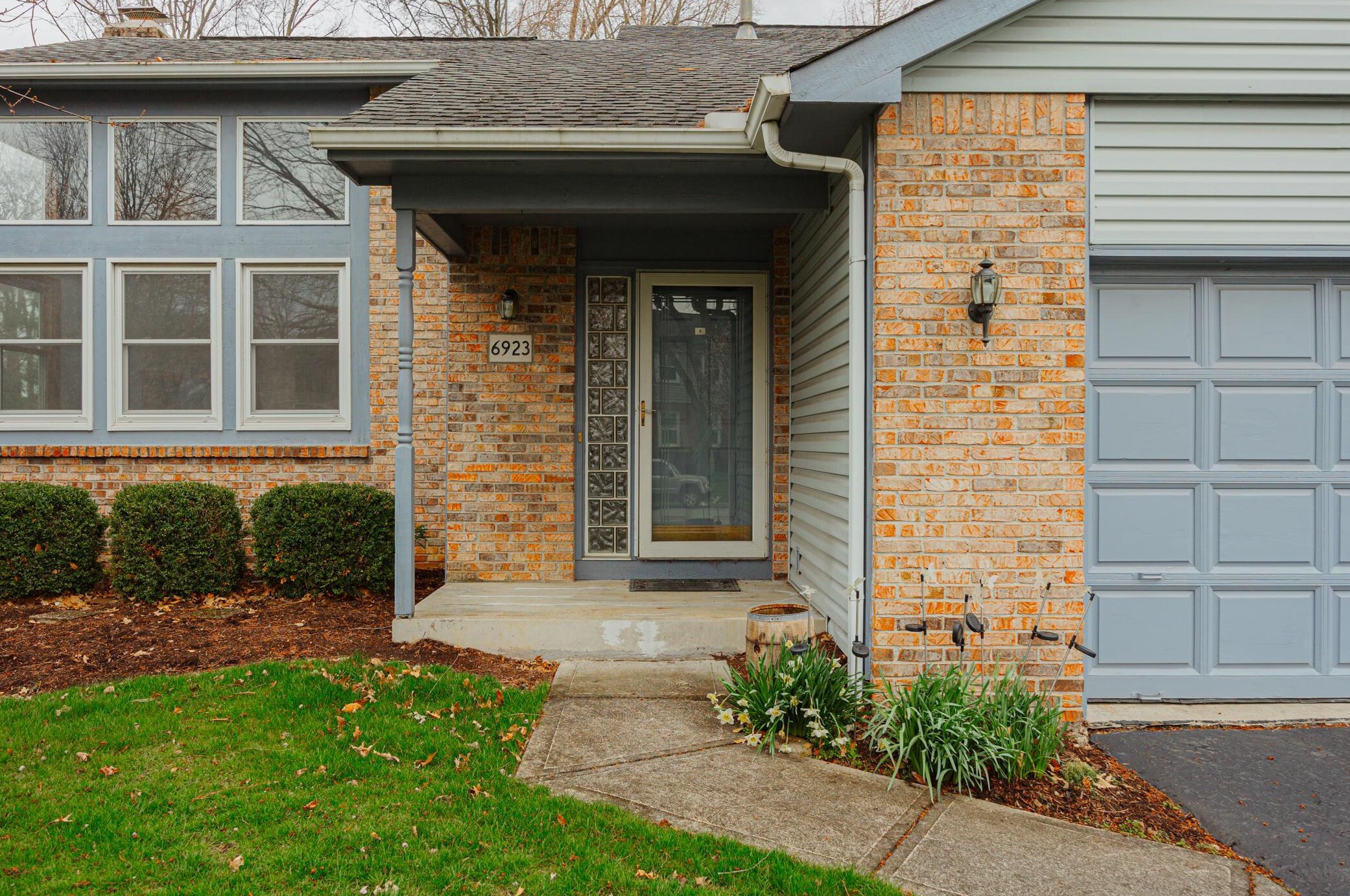 6923 Pine Bark Ln, Columbus, OH 43235-4364
