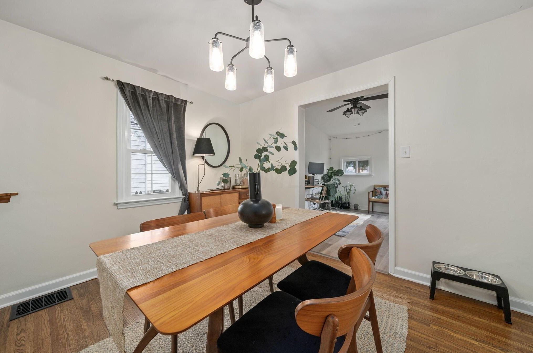 946 Grandon Ave, Columbus OH  43209-2529 exterior