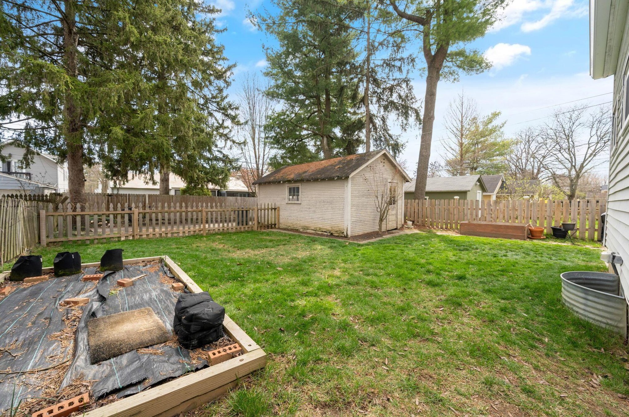 946 Grandon Ave, Columbus OH  43209-2529 exterior