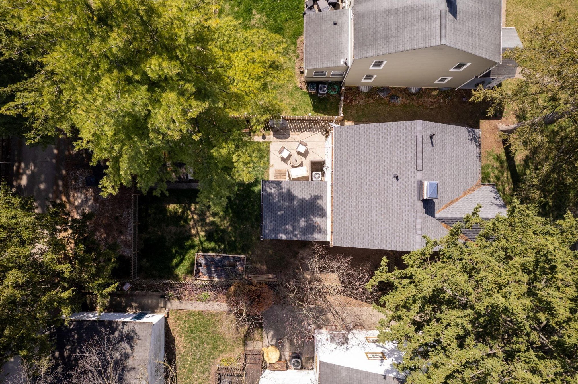 946 Grandon Ave, Columbus OH  43209-2529 exterior