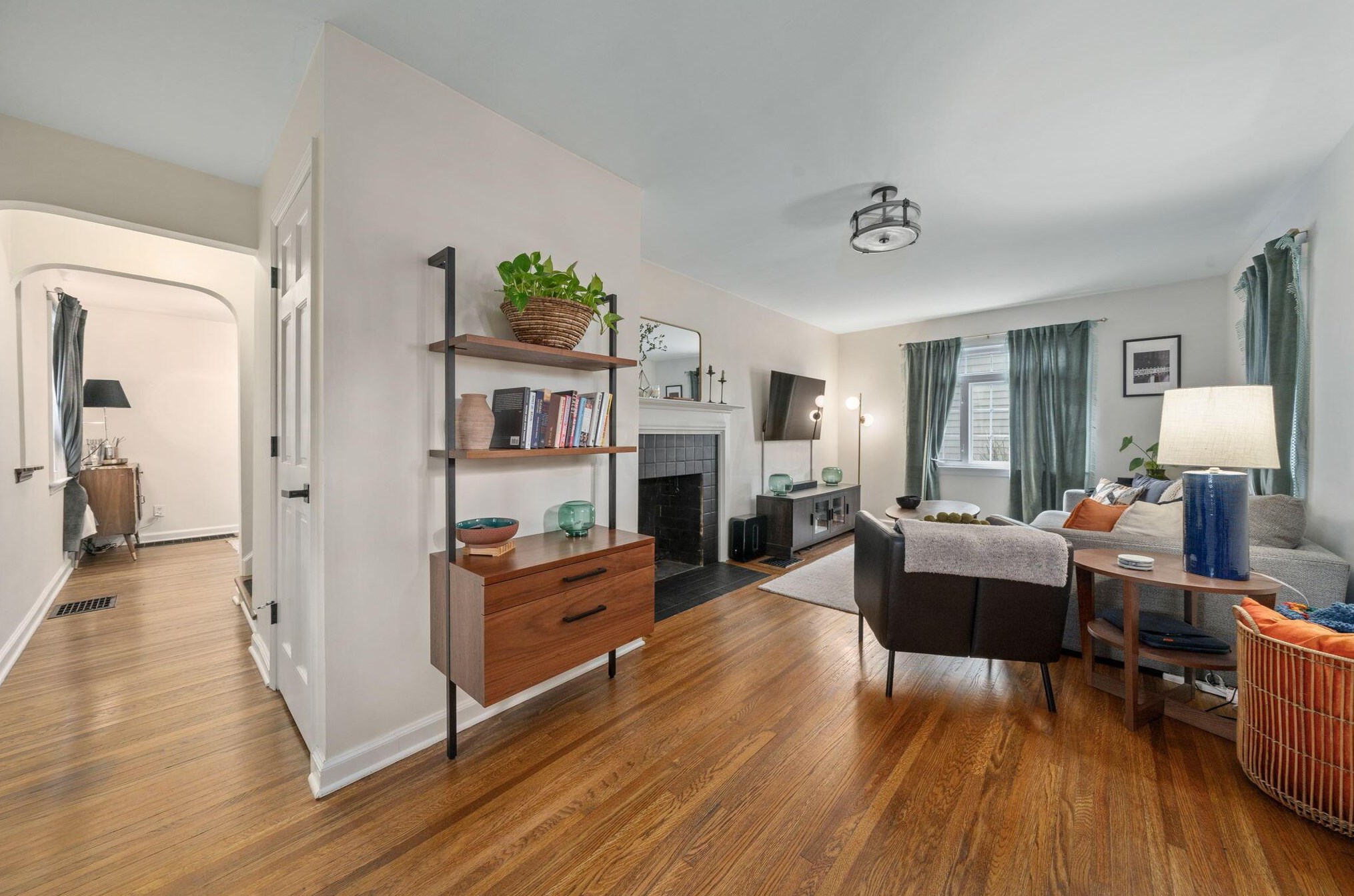 946 Grandon Ave, Columbus OH  43209-2529 exterior